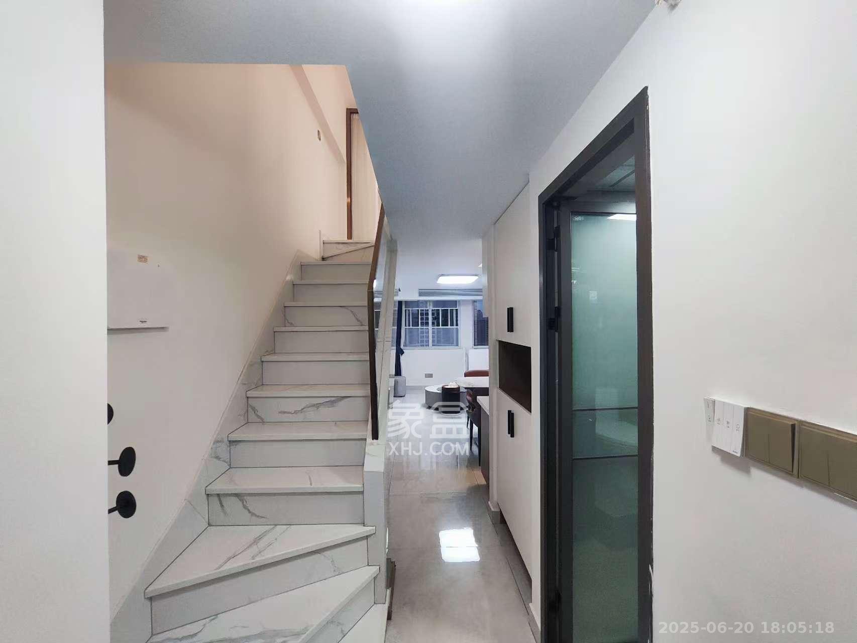 太阳城 2室2厅1卫 2000.0元/月 太阳城 2室2厅1卫 2000.0元/月室内图