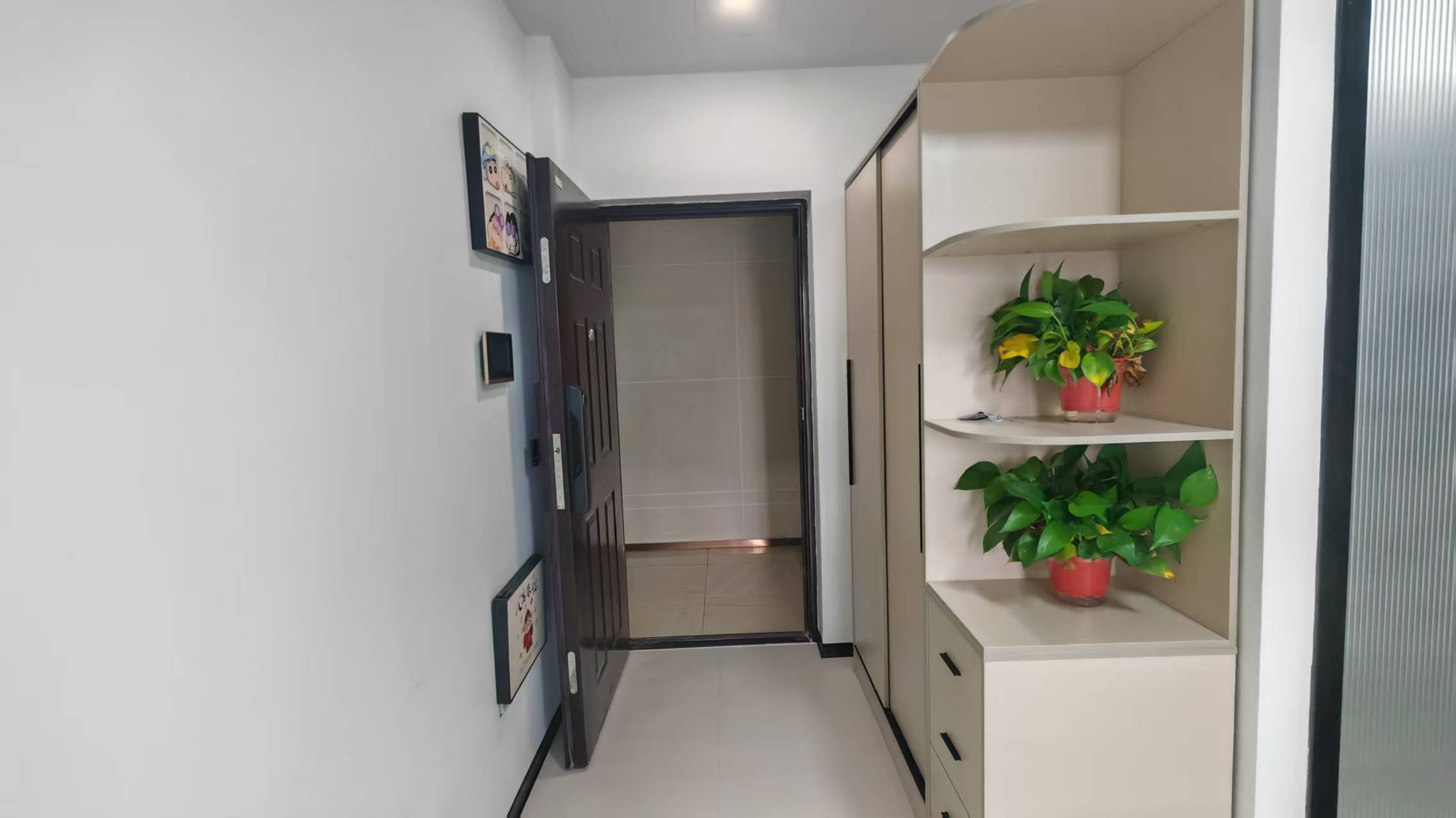 保利香槟国际 1室1厅1卫 1600.0元/月 保利香槟国际 1室1厅1卫 1600.0元/月室内图