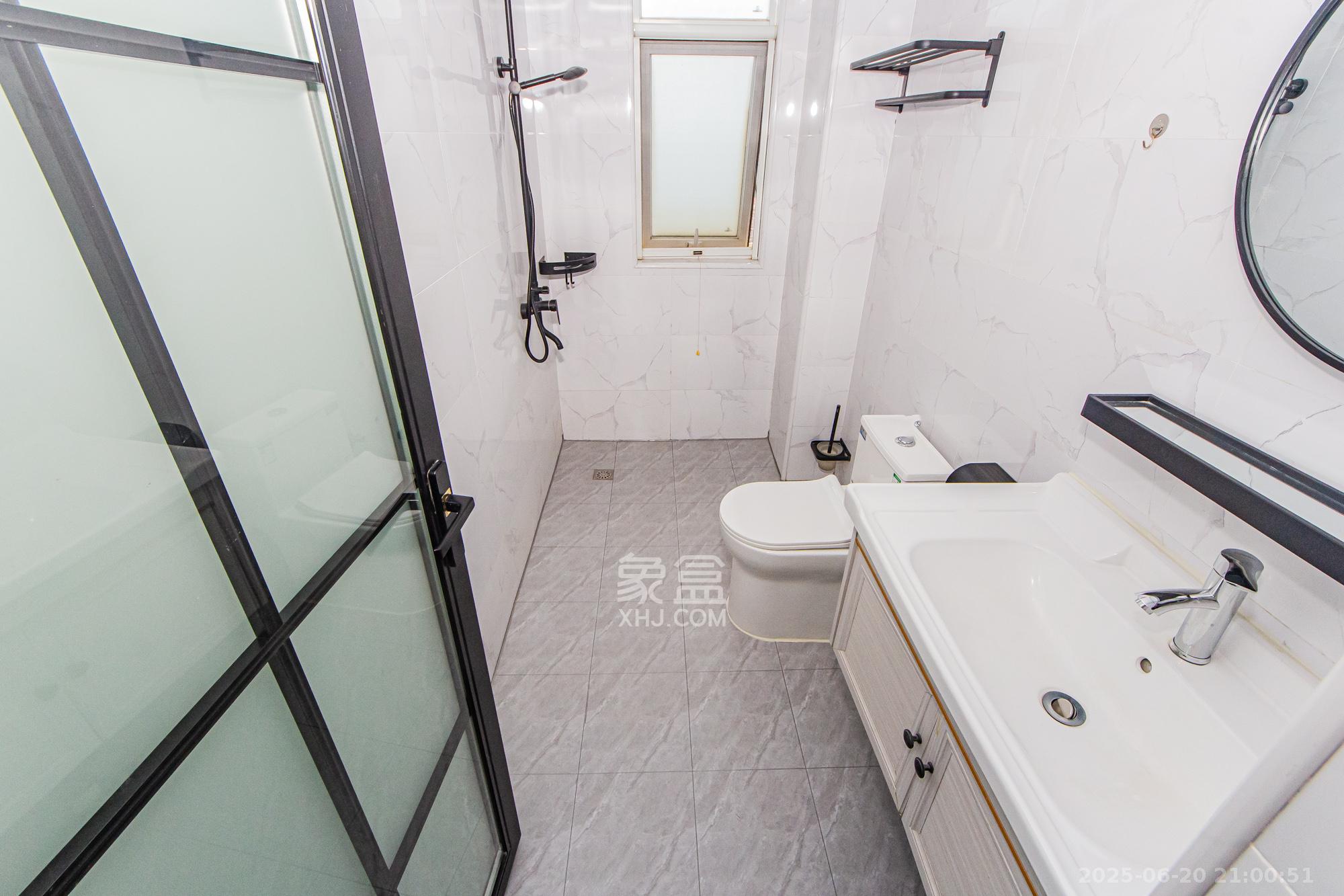 北辰三角洲C3区 3室2厅2卫 136.0万 北辰三角洲C3区 3室2厅2卫 136.0万卫生间