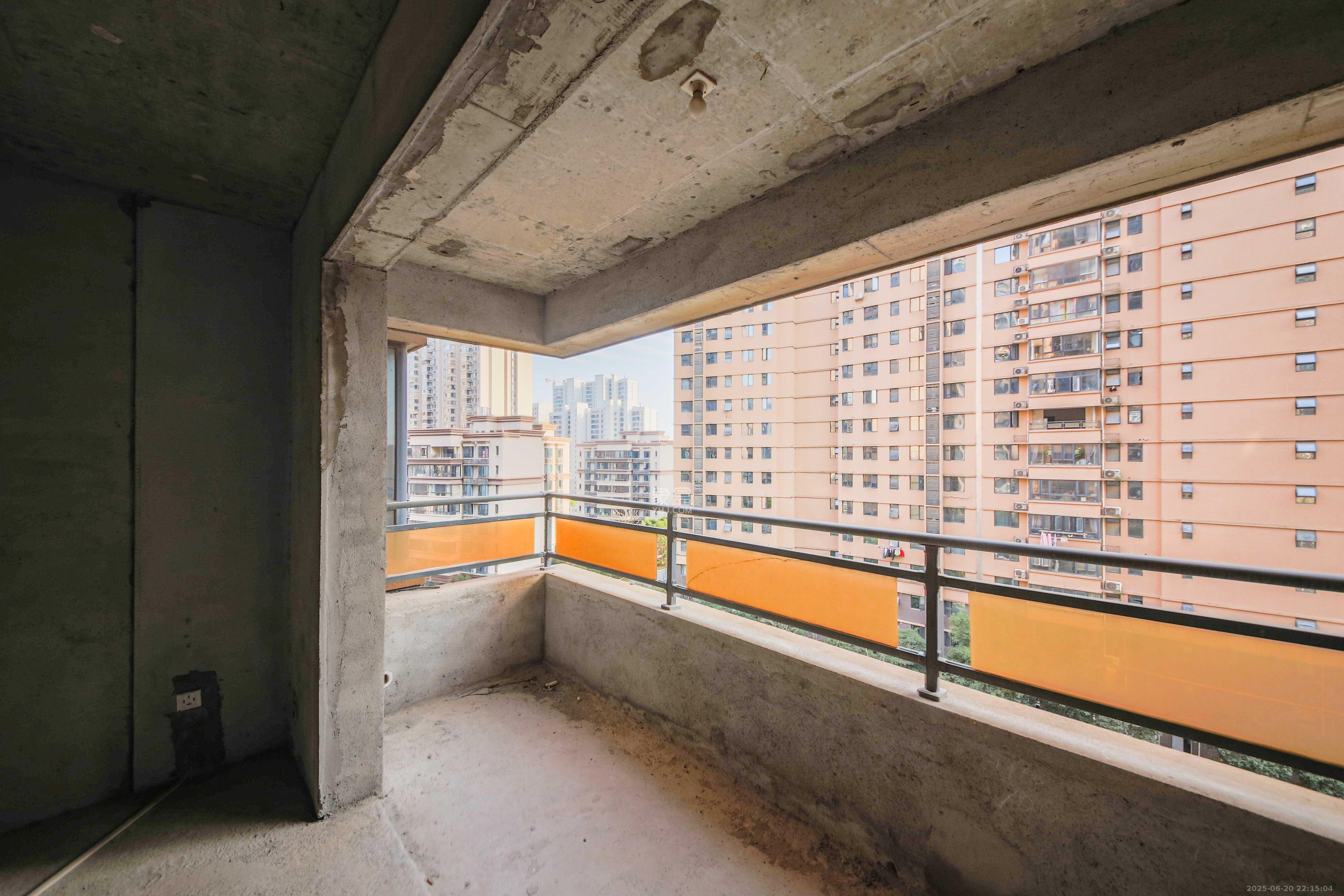 水墨林溪 5室3厅3卫 182.0万 水墨林溪 5室3厅3卫 182.0万阳台