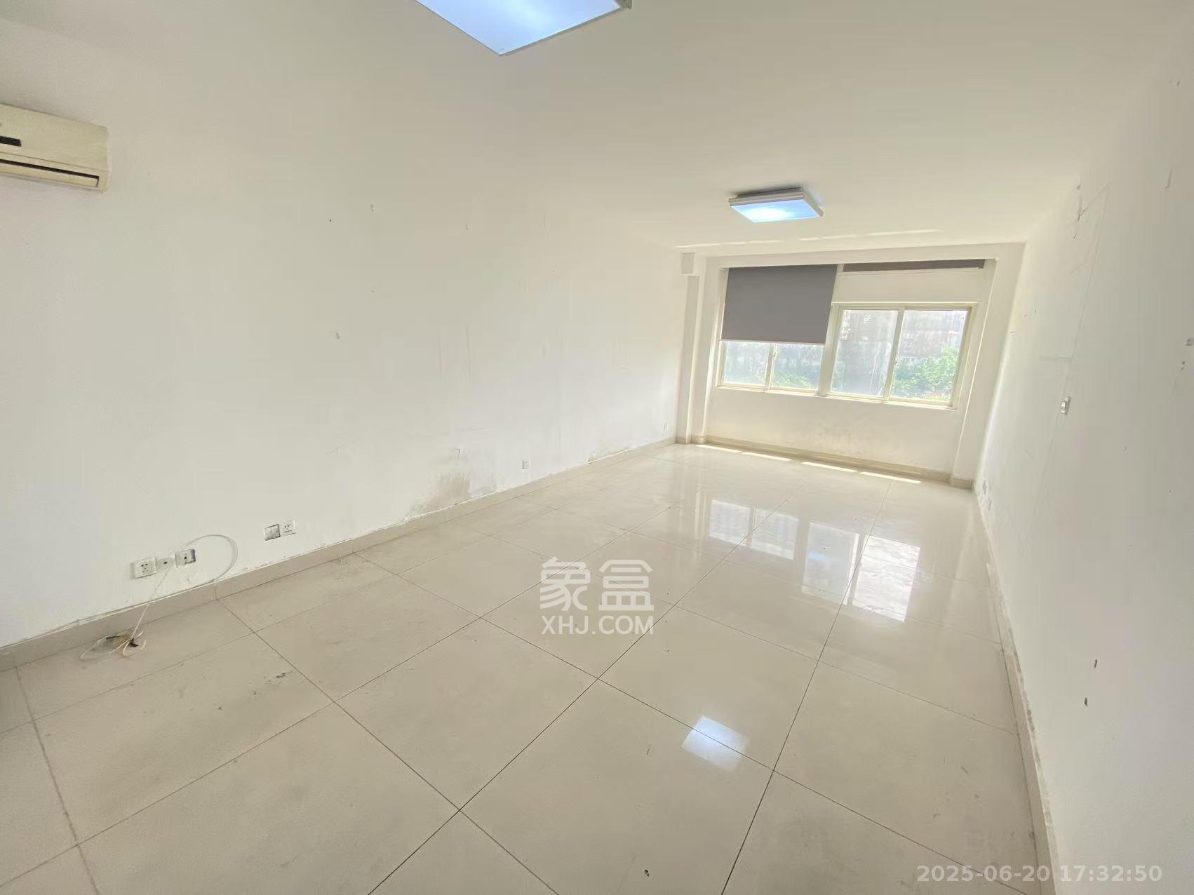 巧克力空间（建鸿达现代大厦）  1室1厅1卫   1400.00元/月室内图