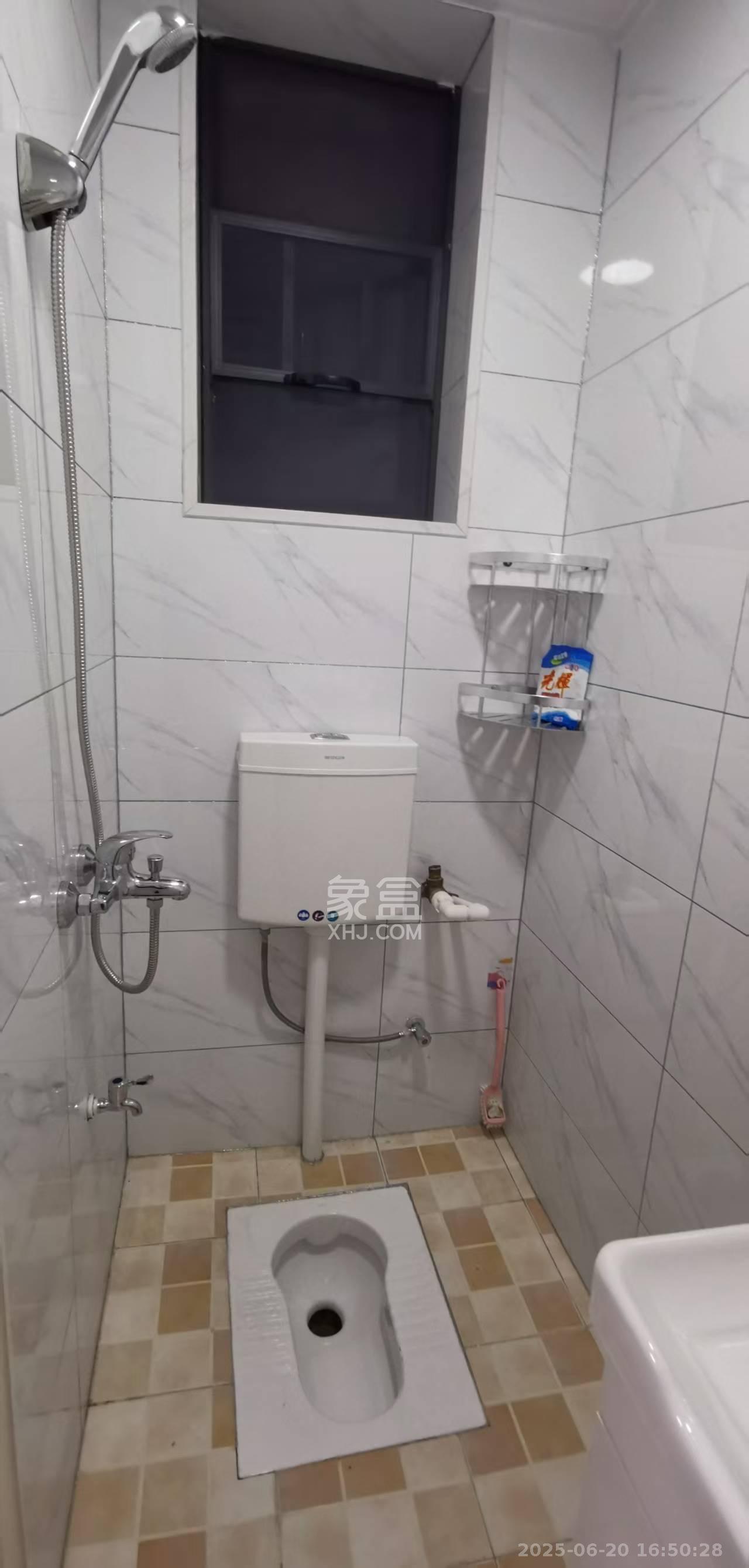 师大新华村  4室2厅2卫   4200.00元/月室内图