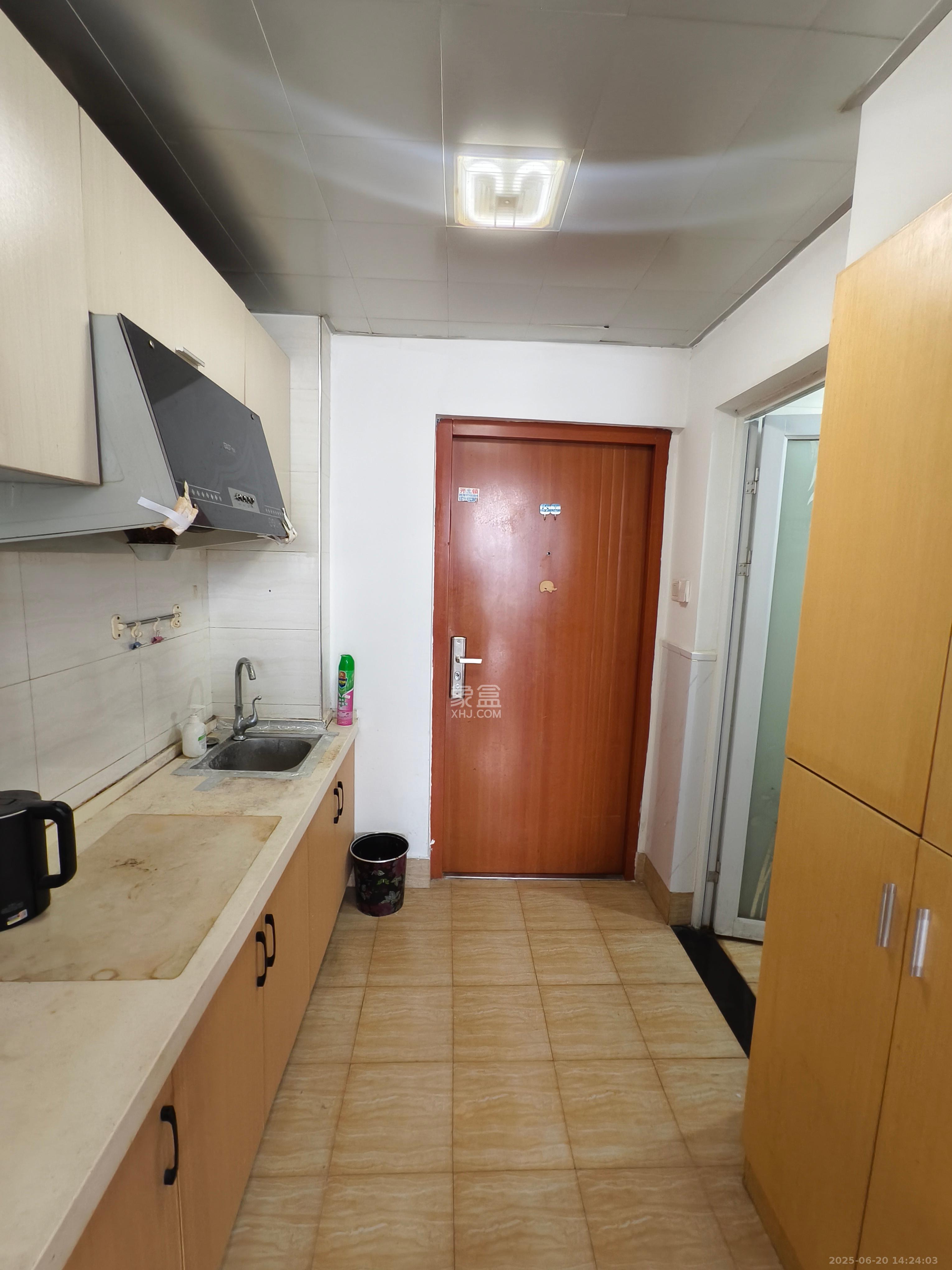 长房时代城  1室0厅1卫    1250.0元/月 长房时代城  1室0厅1卫    1250.0元/月室内图1