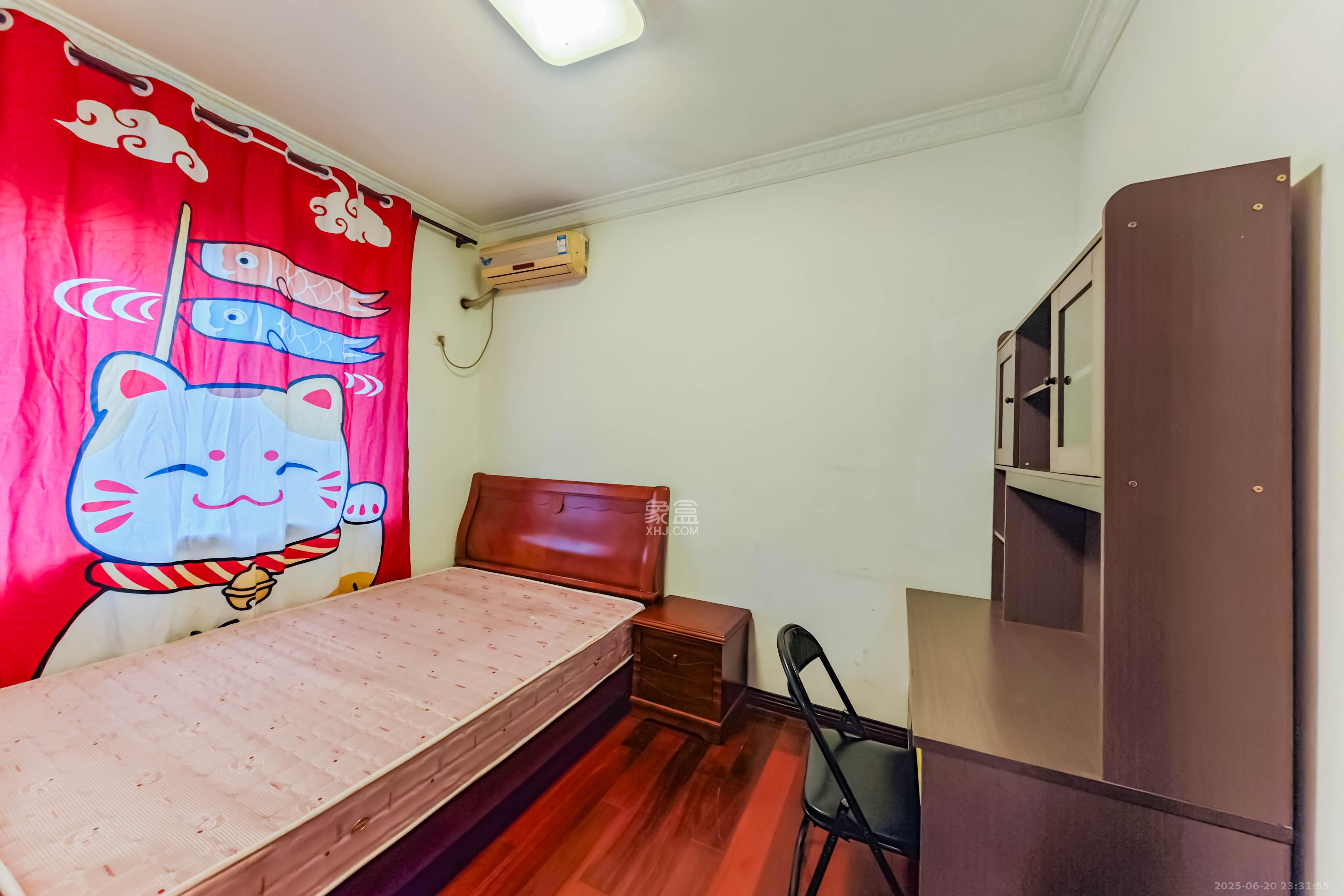 中城丽景香山园 5室3厅2卫 210.0万 中城丽景香山园 5室3厅2卫 210.0万卧室