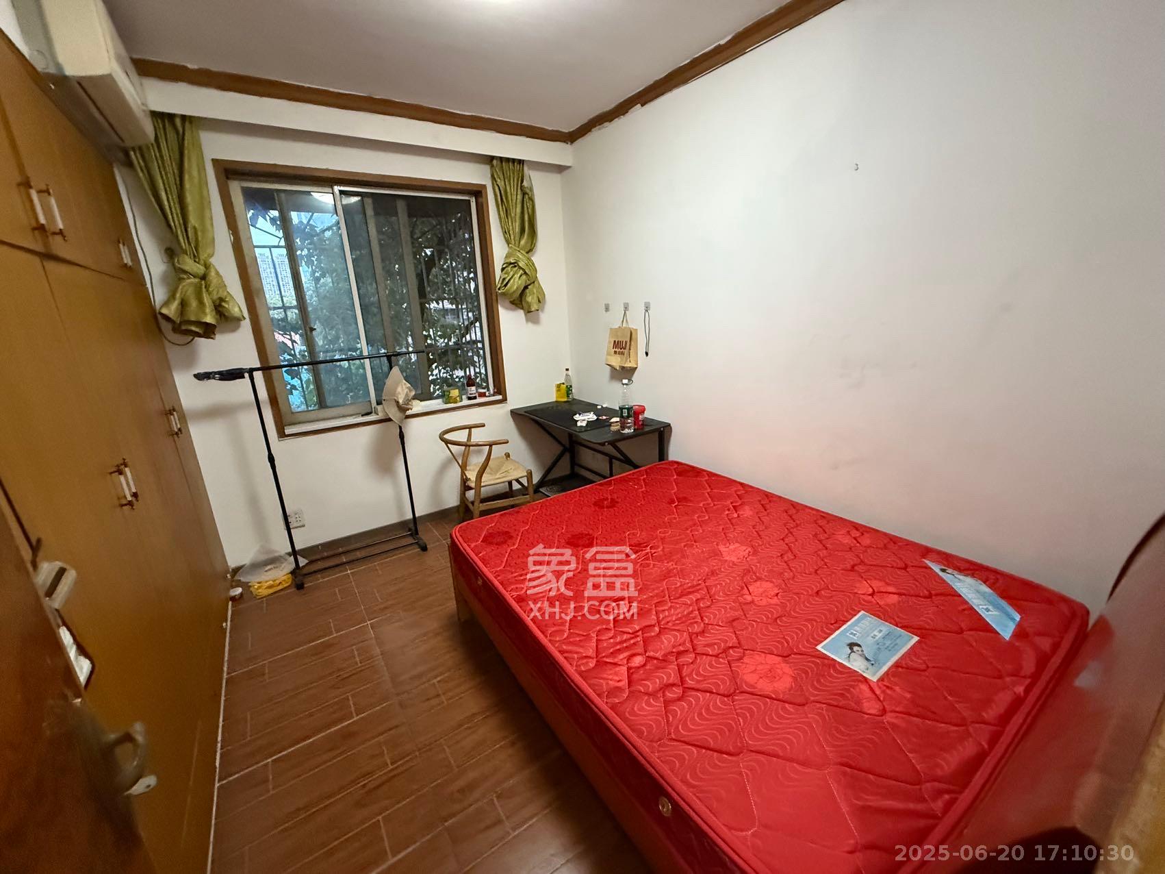 黄兴北路42号  4室2厅2卫   4200.00元/月室内图