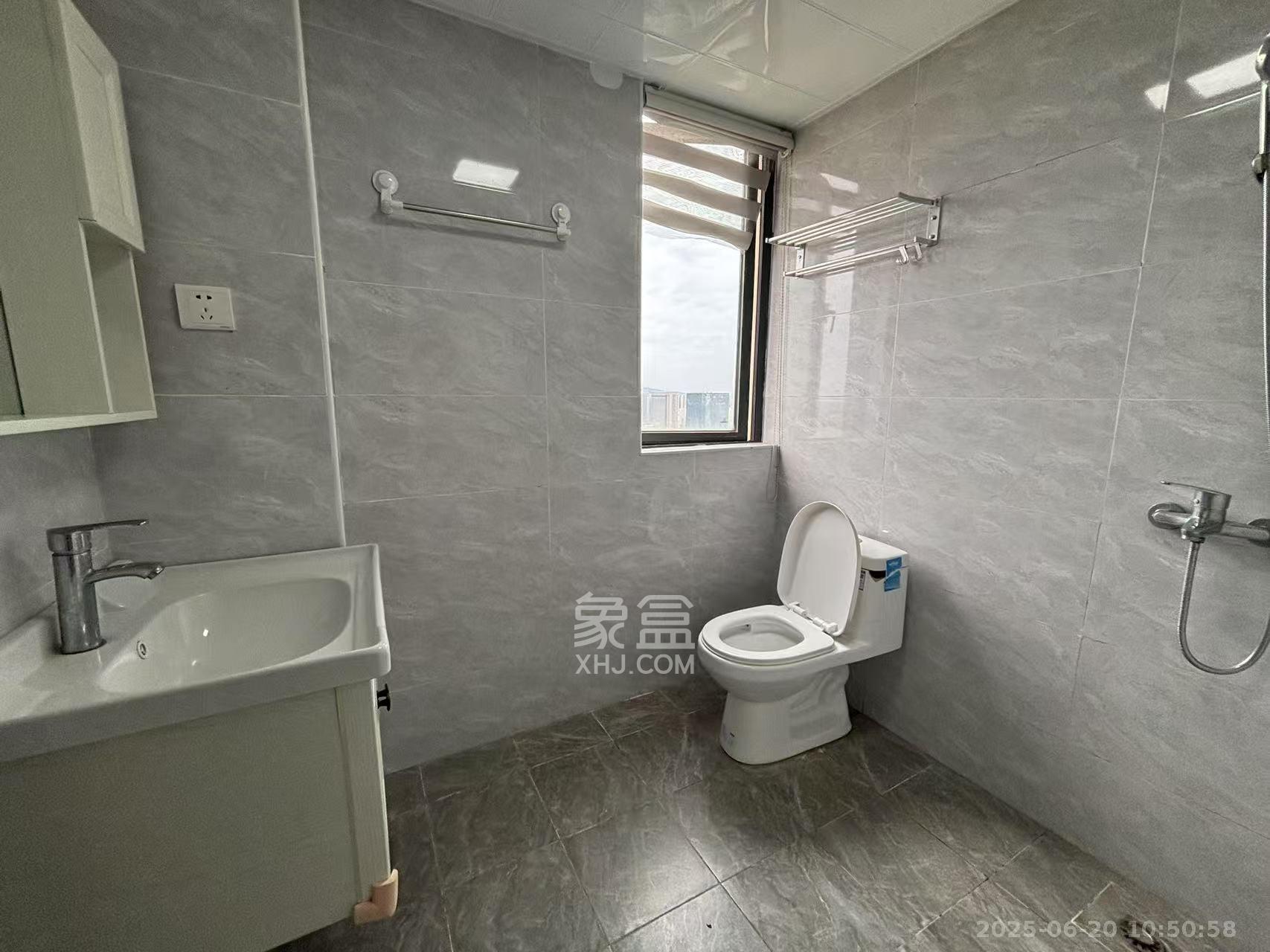 建发中央悦府  4室2厅2卫   3500.00元/月室内图