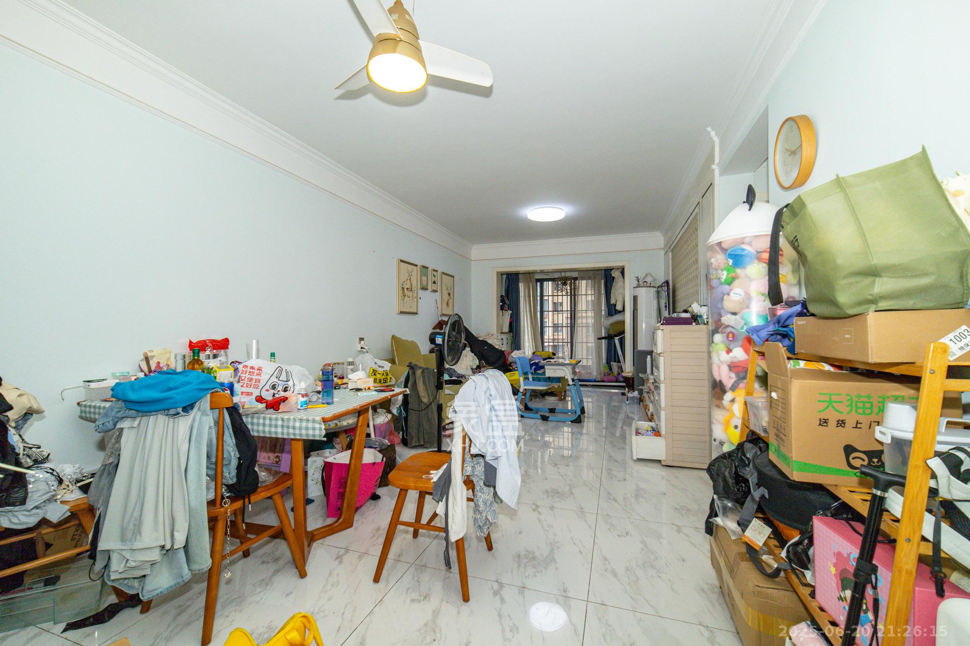 深业睿城 2室2厅1卫 58.8万 深业睿城 2室2厅1卫 58.8万客厅