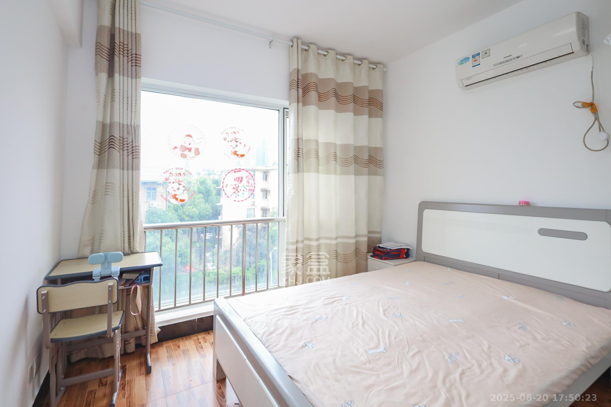 香麓丽舍 3室2厅2卫 80.0万 香麓丽舍 3室2厅2卫 80.0万卧室