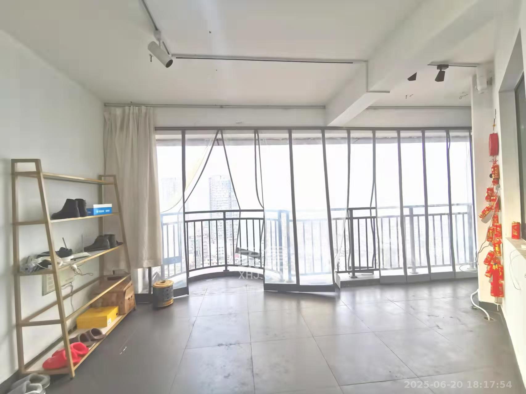 潮宗御苑 4室2厅2卫 7500.0元/月 潮宗御苑 4室2厅2卫 7500.0元/月室内图