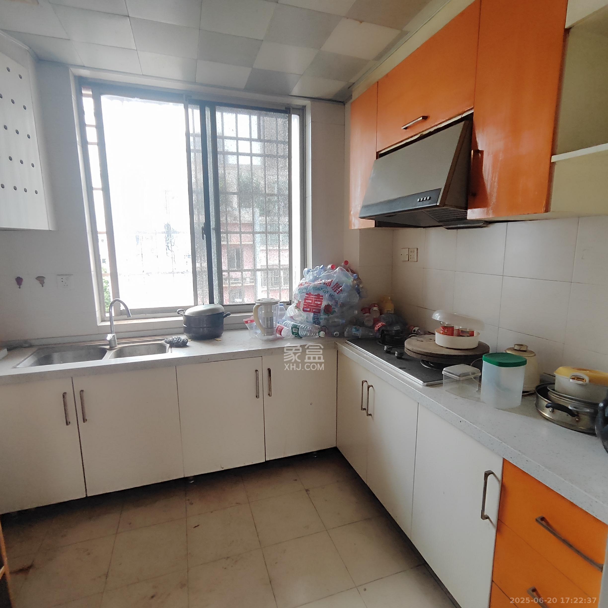 新星小区  4室1厅2卫    2000.0元/月 新星小区  4室1厅2卫    2000.0元/月