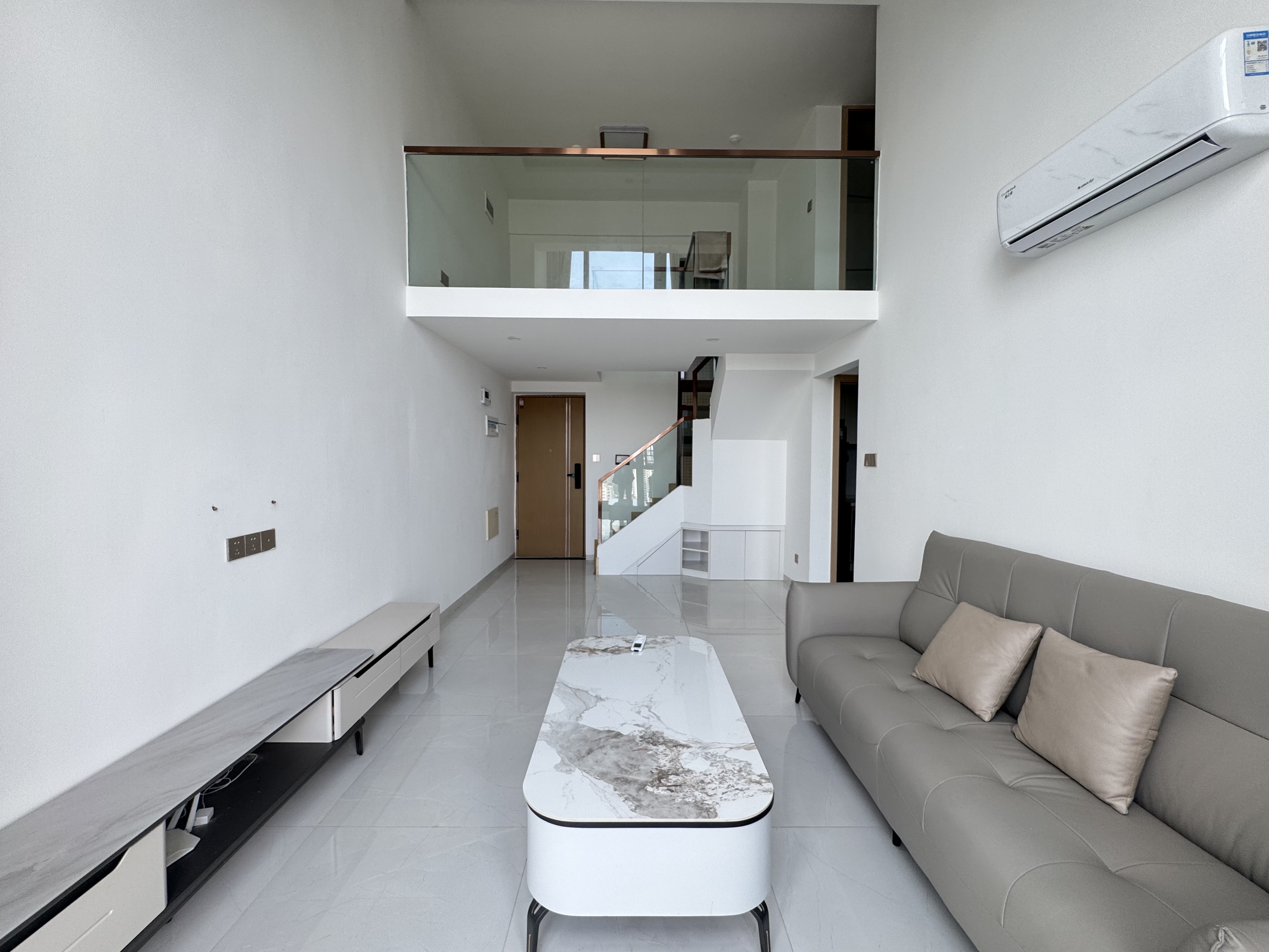 金龙城市广场二期 3室2厅2卫 4200.0元/月 金龙城市广场二期 3室2厅2卫 4200.0元/月室内图