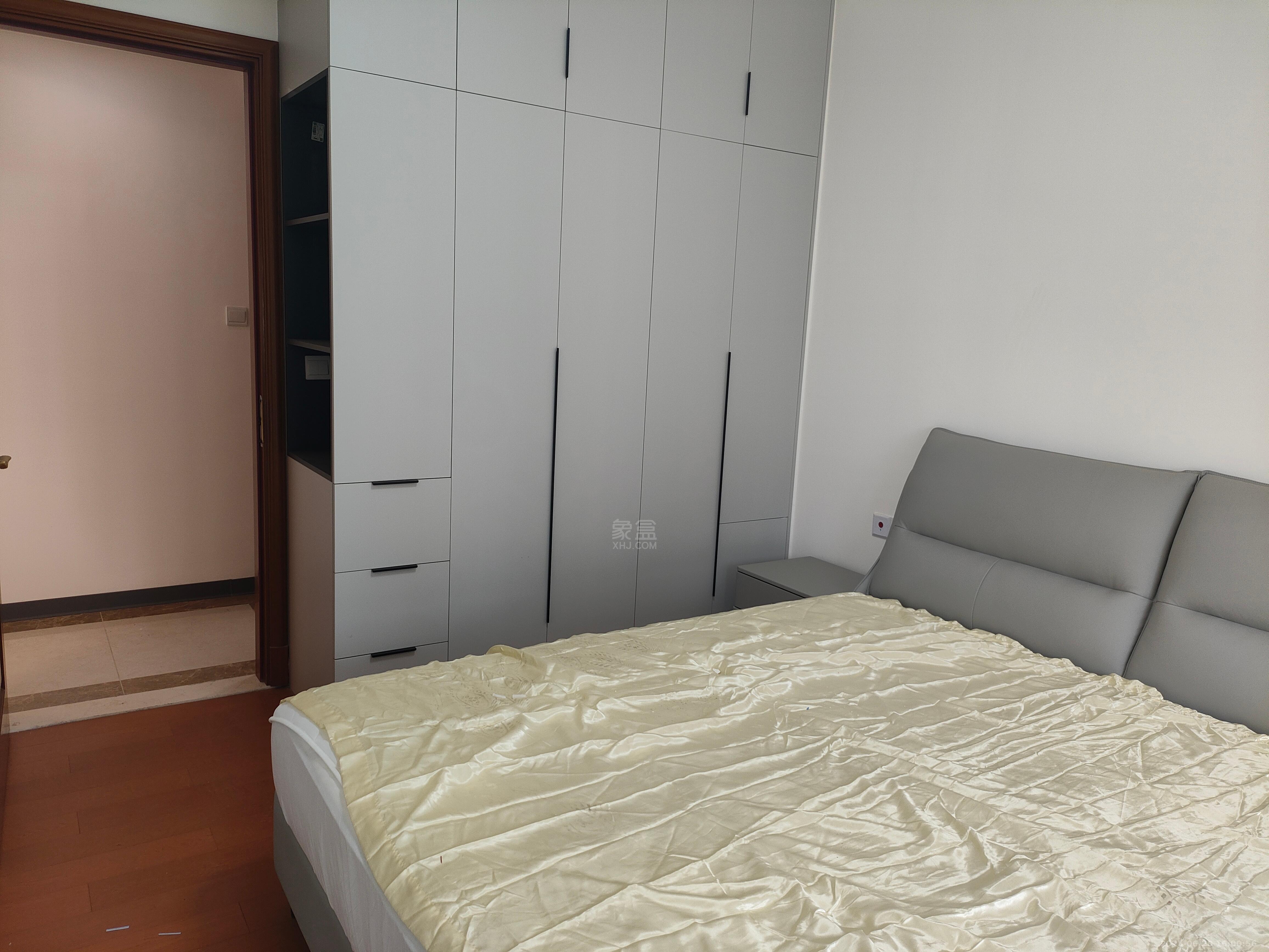 恒大华府 2室2厅1卫 2000.0元/月 恒大华府 2室2厅1卫 2000.0元/月室内图