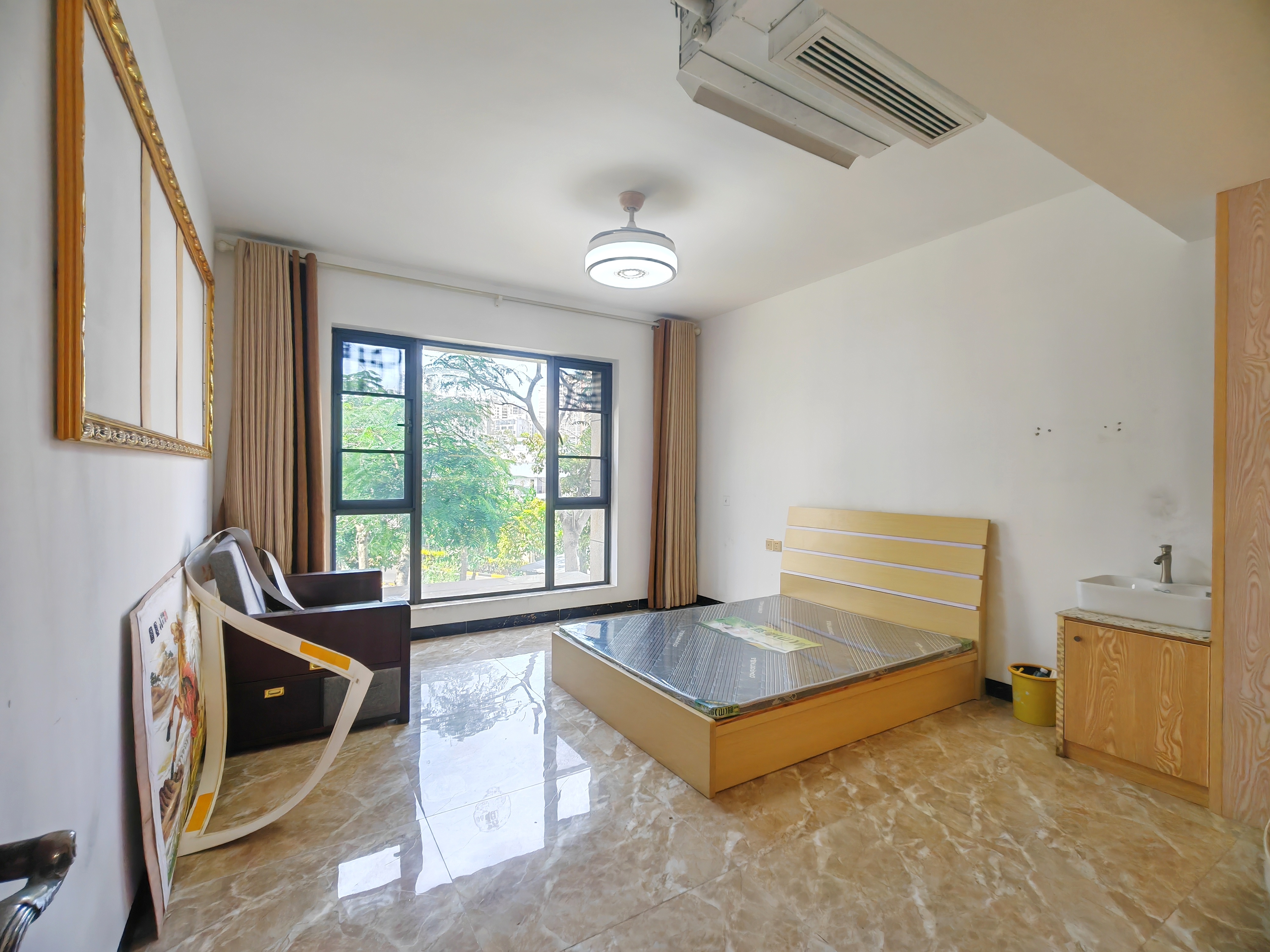 海航豪庭北苑 4室2厅2卫 4500.0元/月 海航豪庭北苑 4室2厅2卫 4500.0元/月室内图