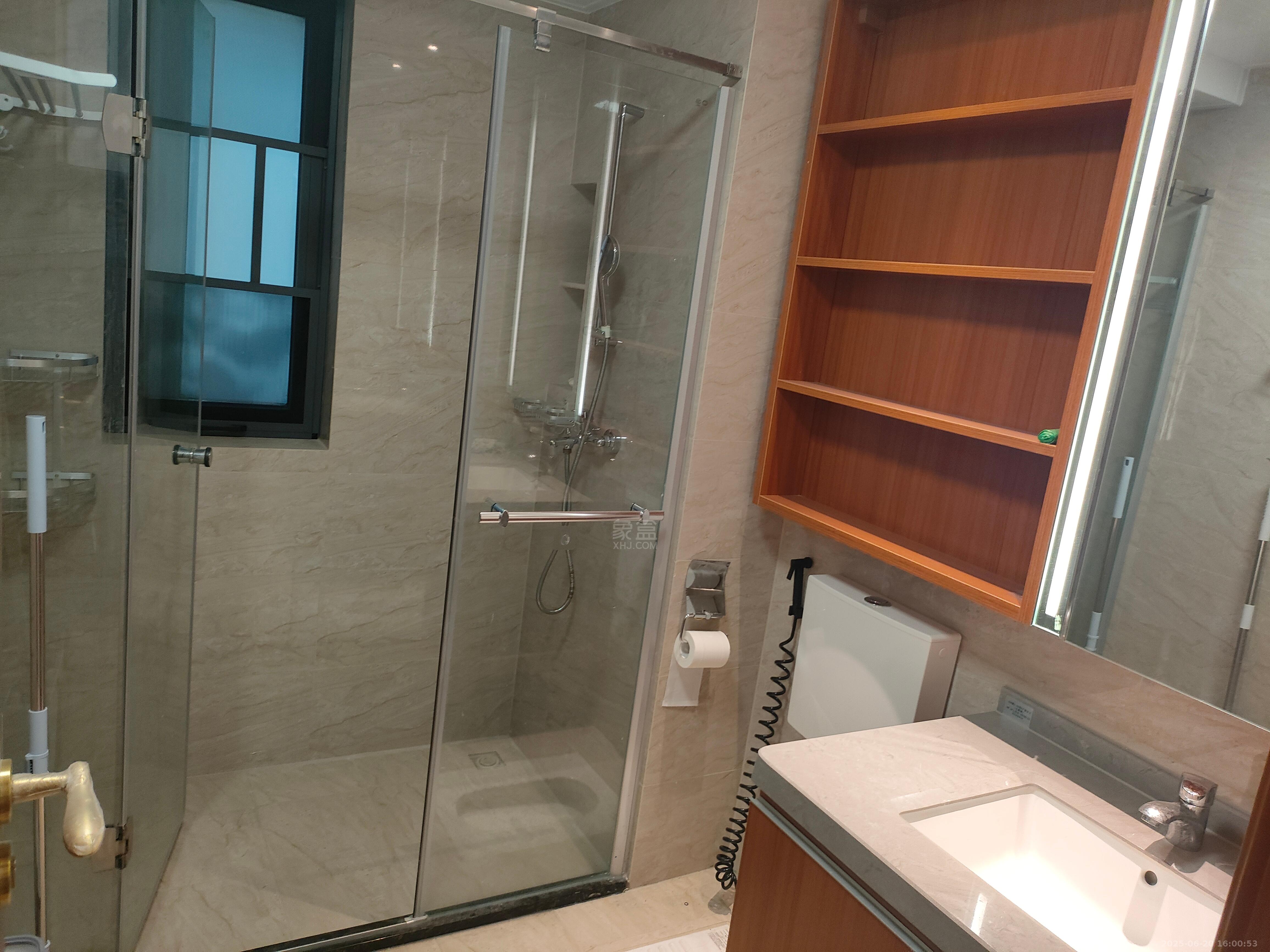 恒大华府 2室2厅1卫 2000.0元/月 恒大华府 2室2厅1卫 2000.0元/月室内图