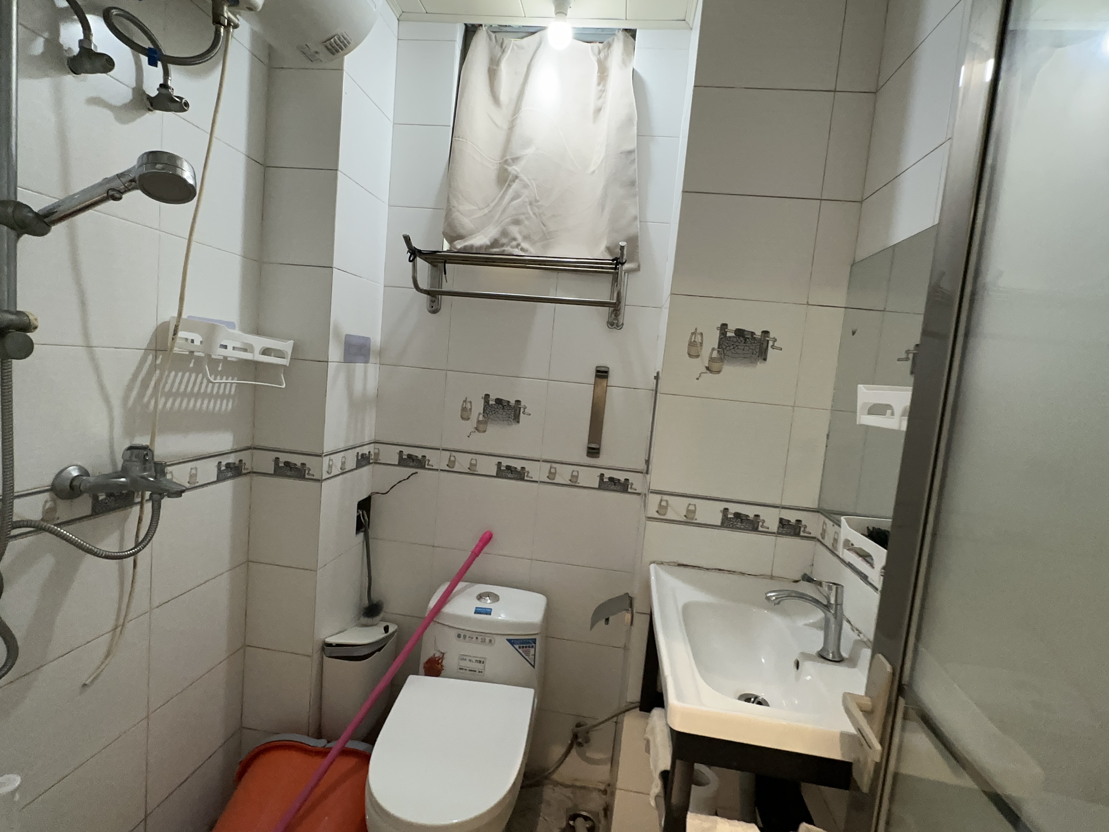 金楚小区 2室2厅1卫 69.8万 金楚小区 2室2厅1卫 69.8万客厅