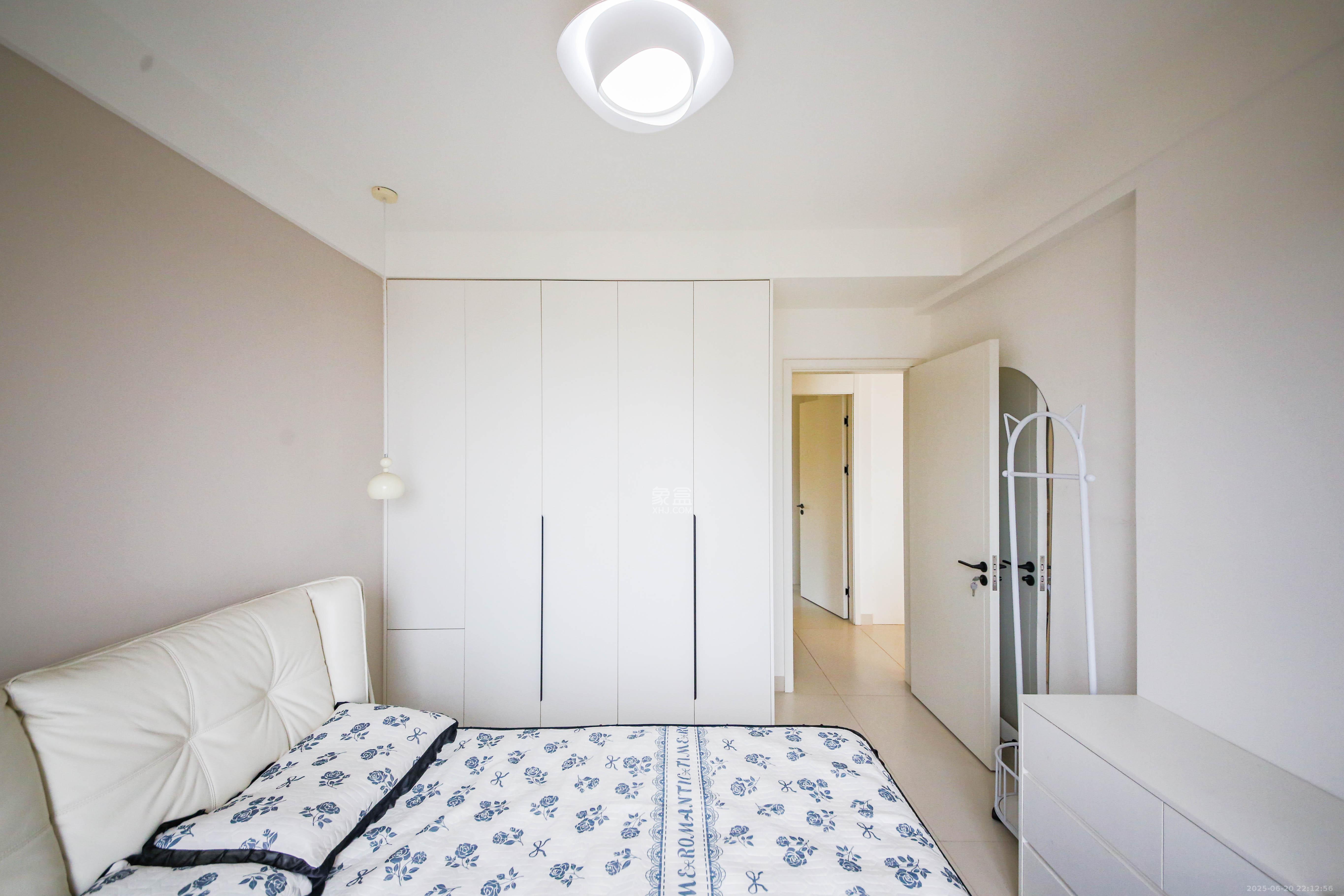 天城国际广场 3室2厅1卫 150.0万 天城国际广场 3室2厅1卫 150.0万卧室