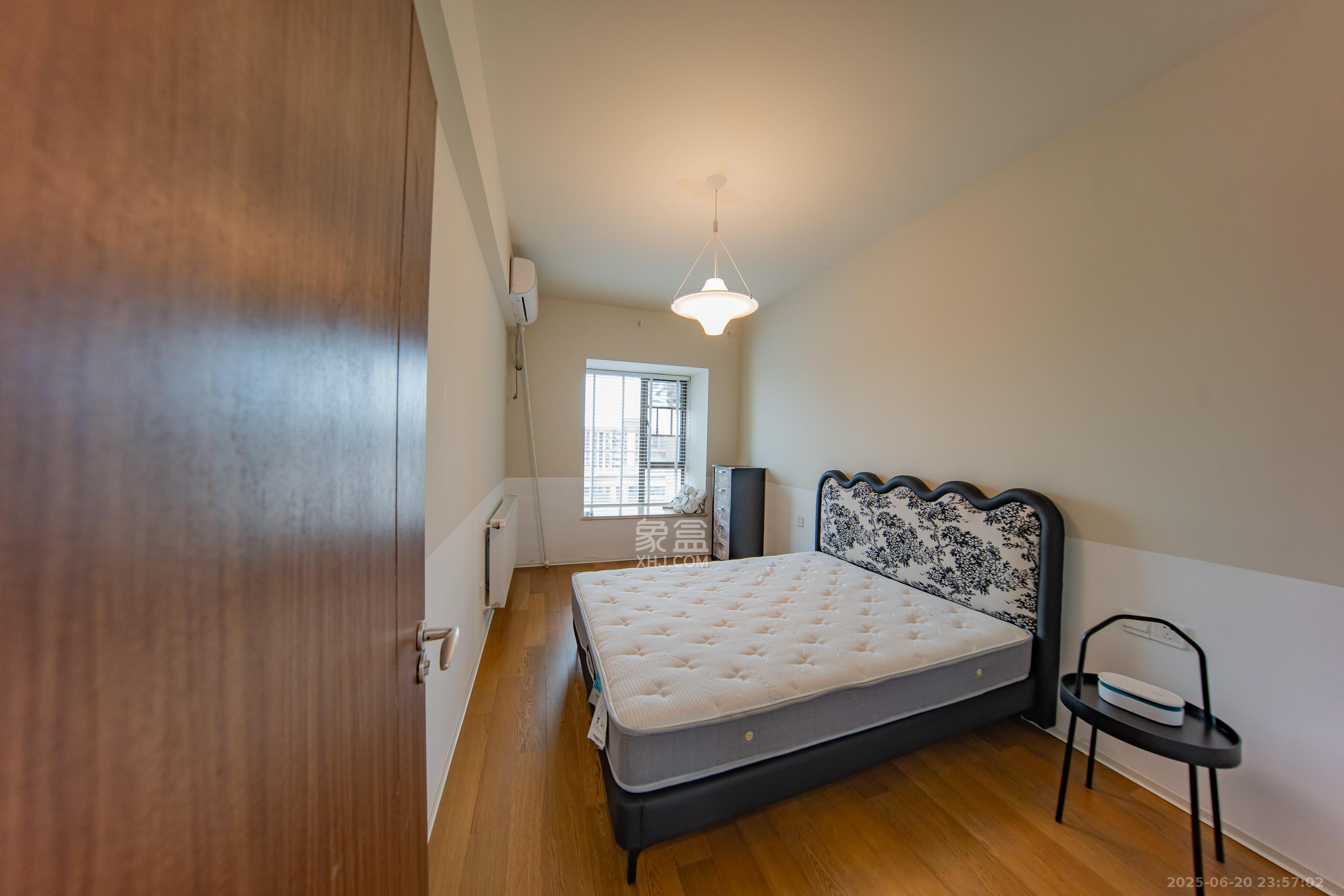 江山帝景哈佛 3室2厅2卫 100.0万 江山帝景哈佛 3室2厅2卫 100.0万卧室