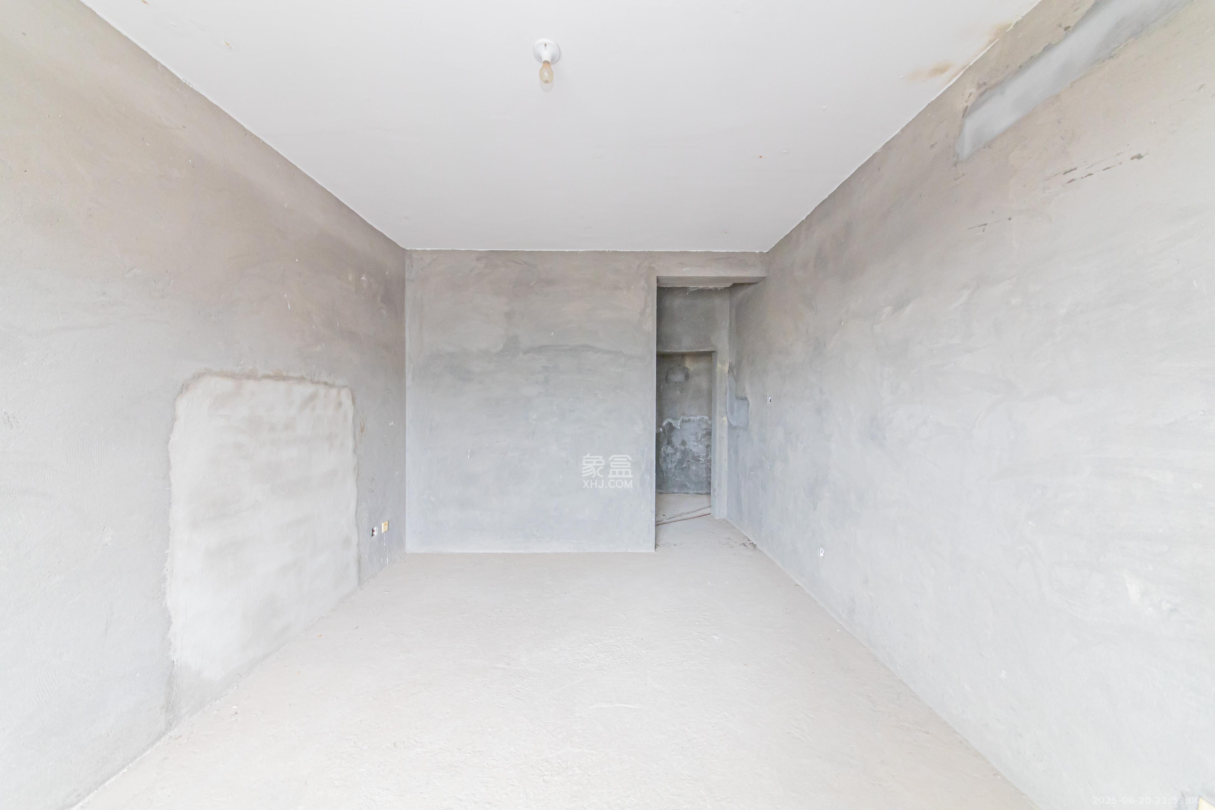 银桂苑  7室2厅3卫    198.0万卧室