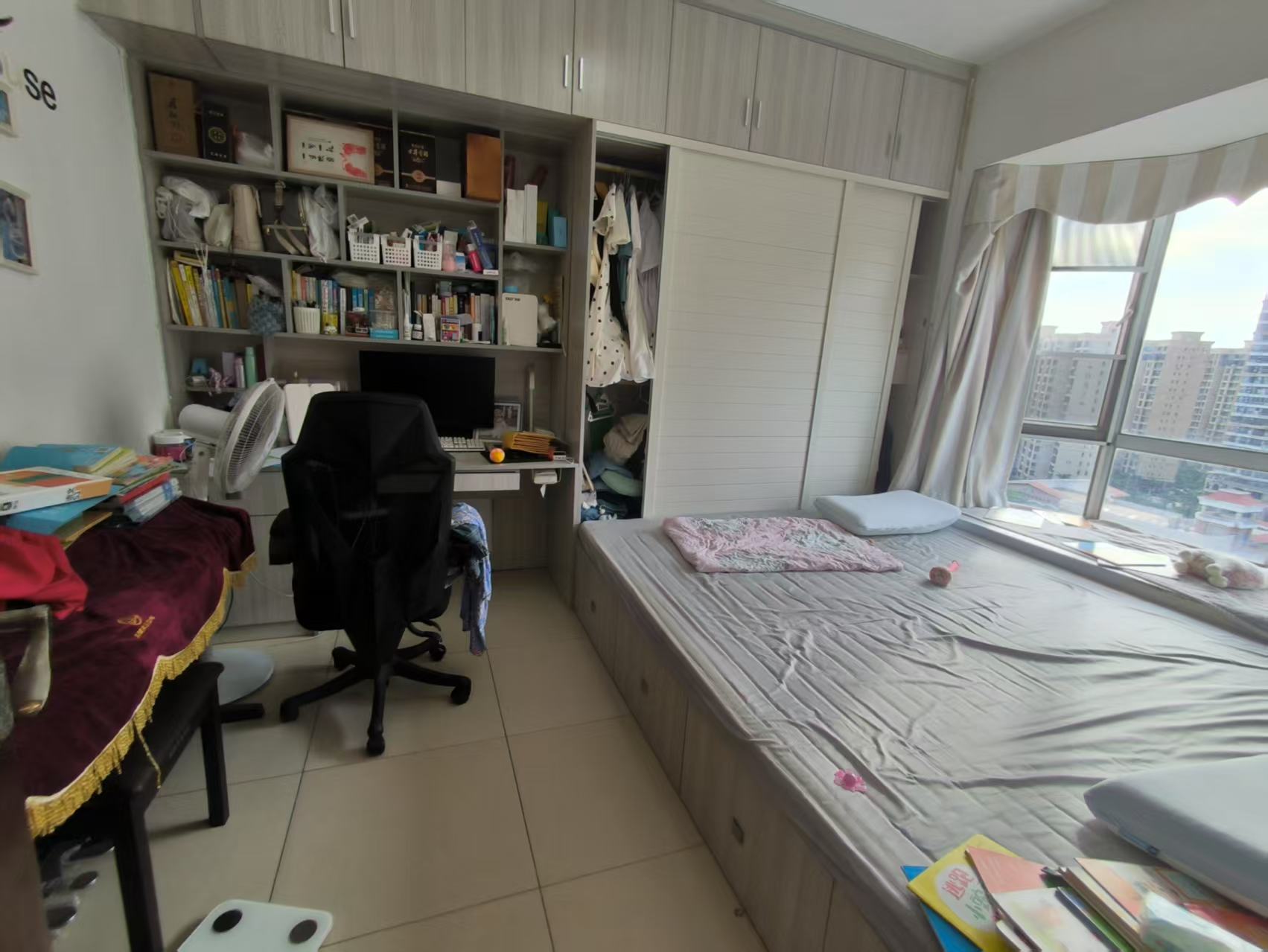 滨江度假城 2室2厅1卫 110.0万 滨江度假城 2室2厅1卫 110.0万客厅