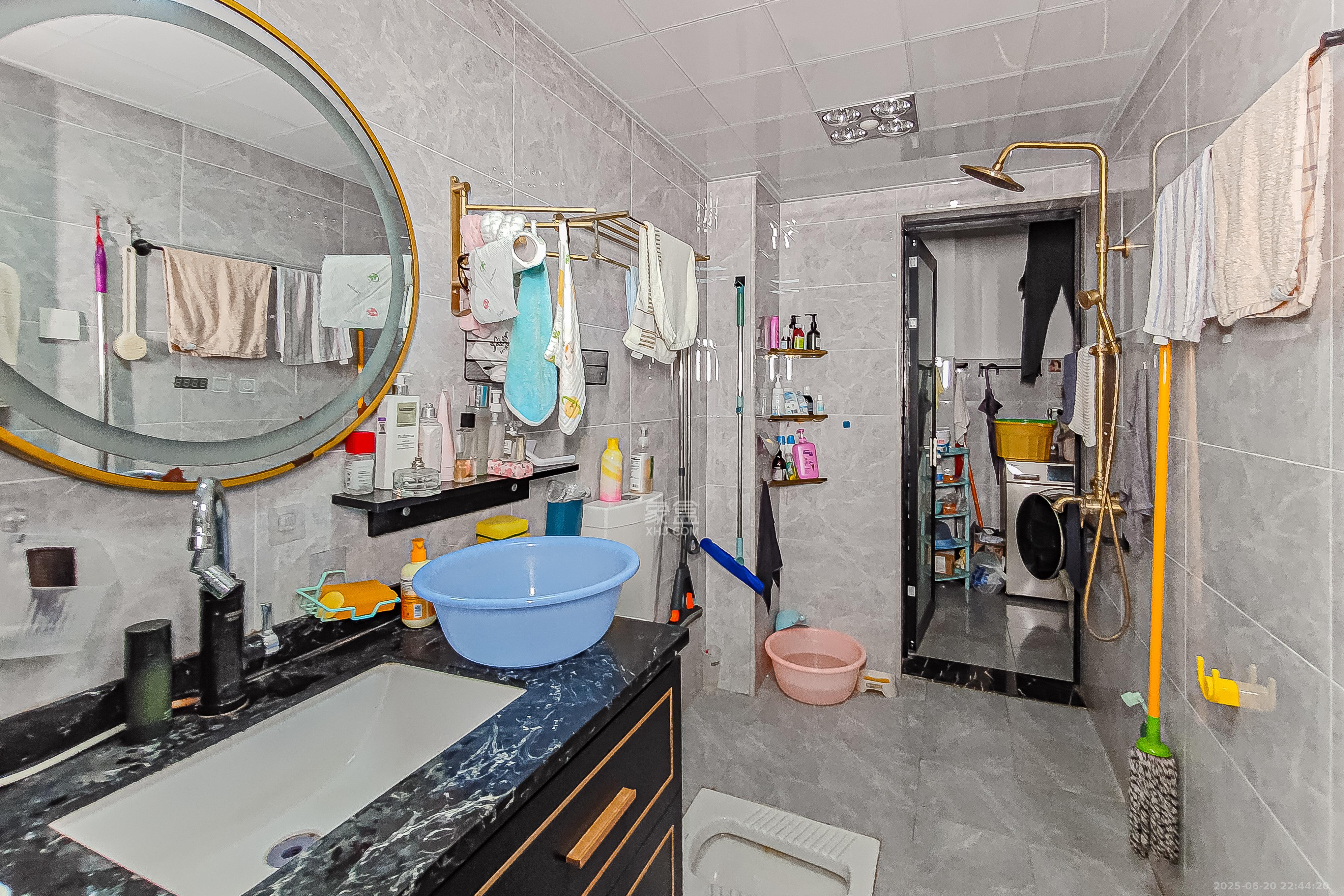 未来漫城 3室2厅2卫 80.0万 未来漫城 3室2厅2卫 80.0万卫生间