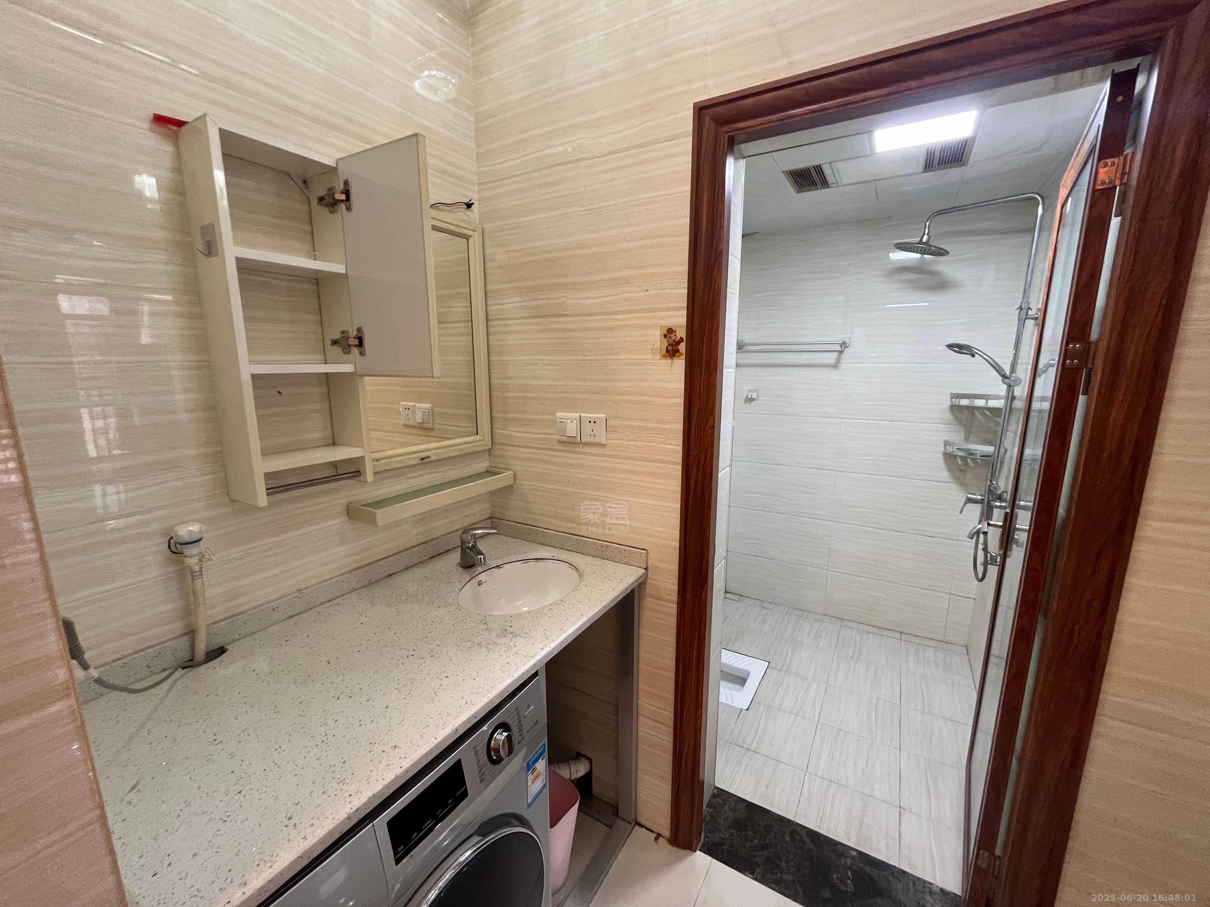 流金岁月-华晨国际  2室2厅1卫    1600.0元/月室内图