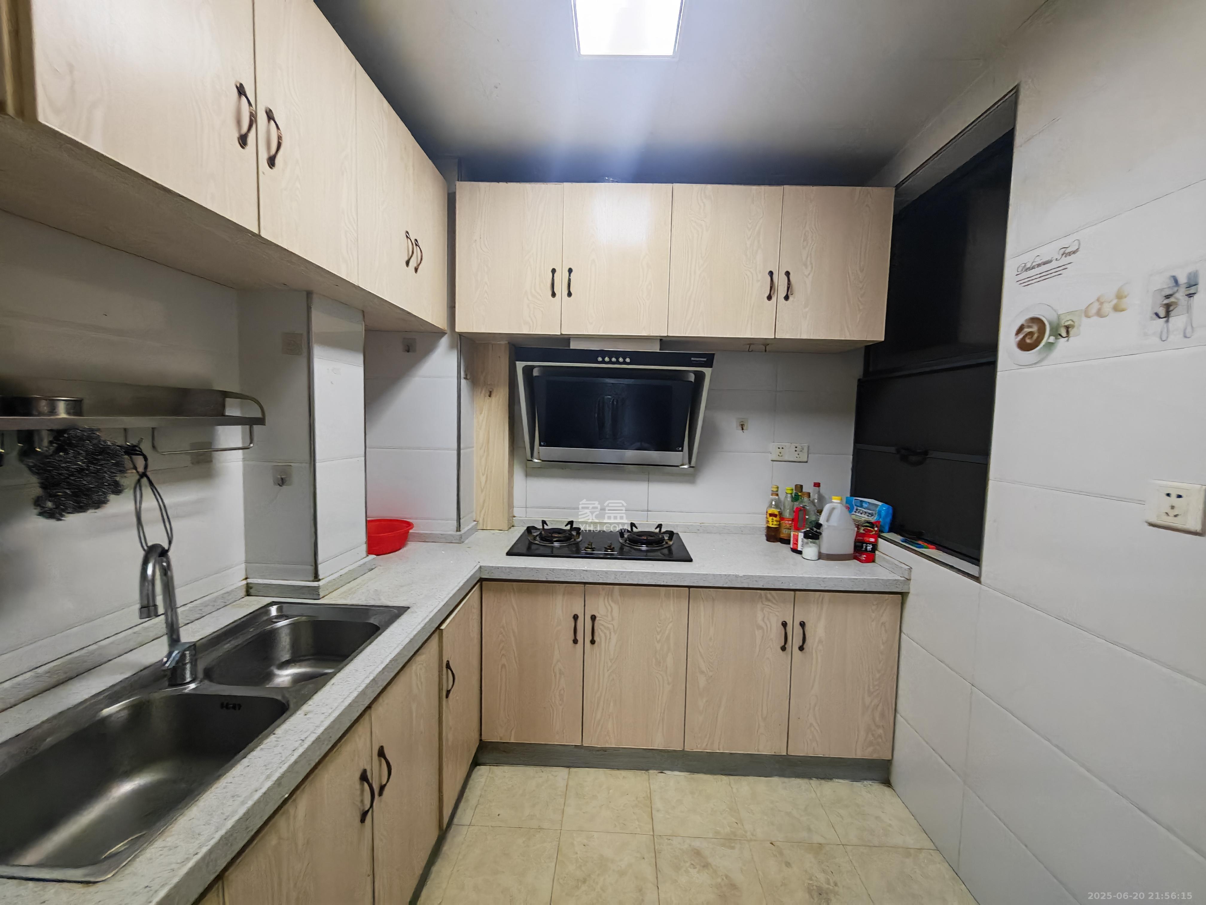 汇一城(汇壹公馆) 2室2厅1卫 1800.0元/月 汇一城(汇壹公馆) 2室2厅1卫 1800.0元/月室内图