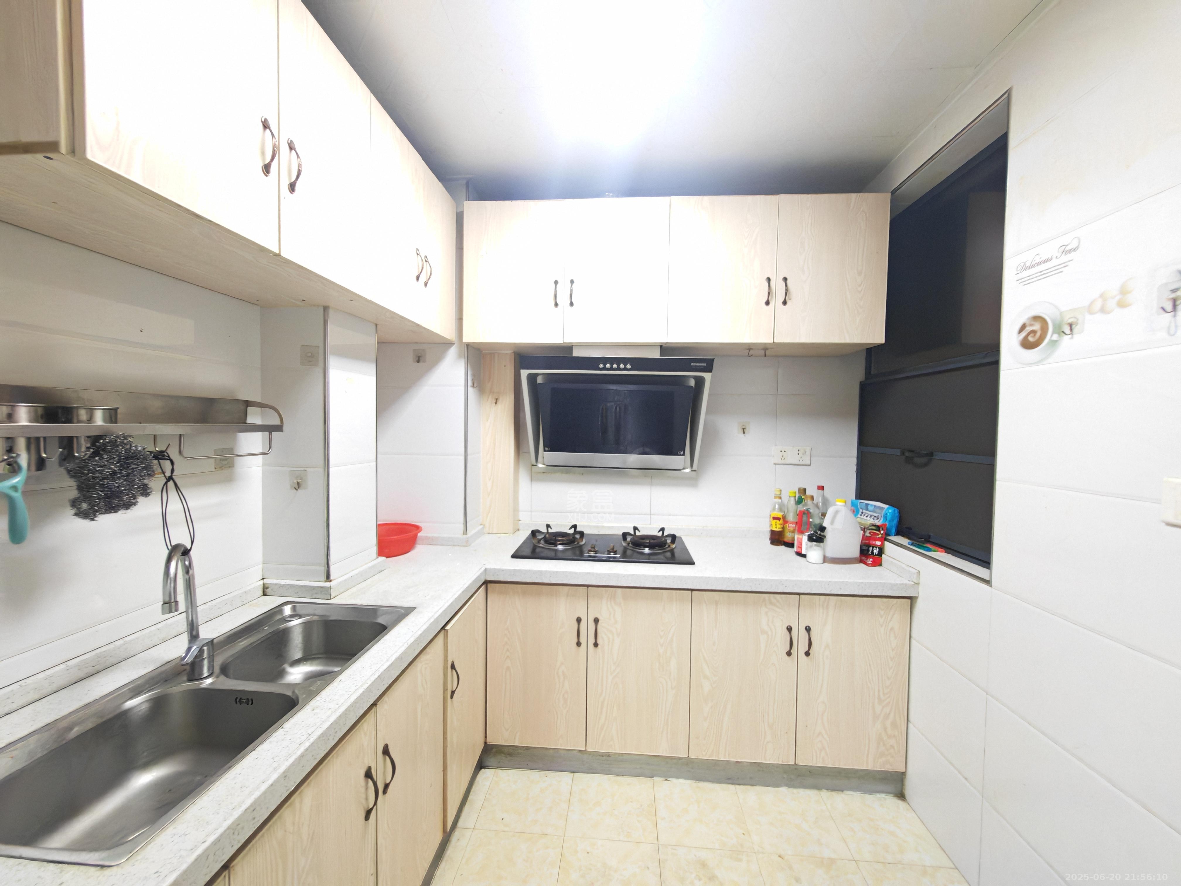 汇一城(汇壹公馆) 2室2厅1卫 1800.0元/月 汇一城(汇壹公馆) 2室2厅1卫 1800.0元/月室内图