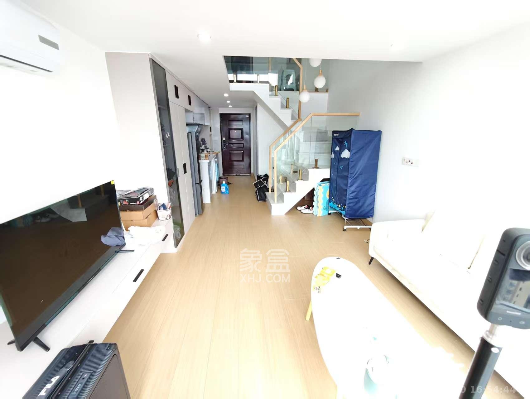 保利天禧EF区  2室2厅1卫    2400.0元/月室内图