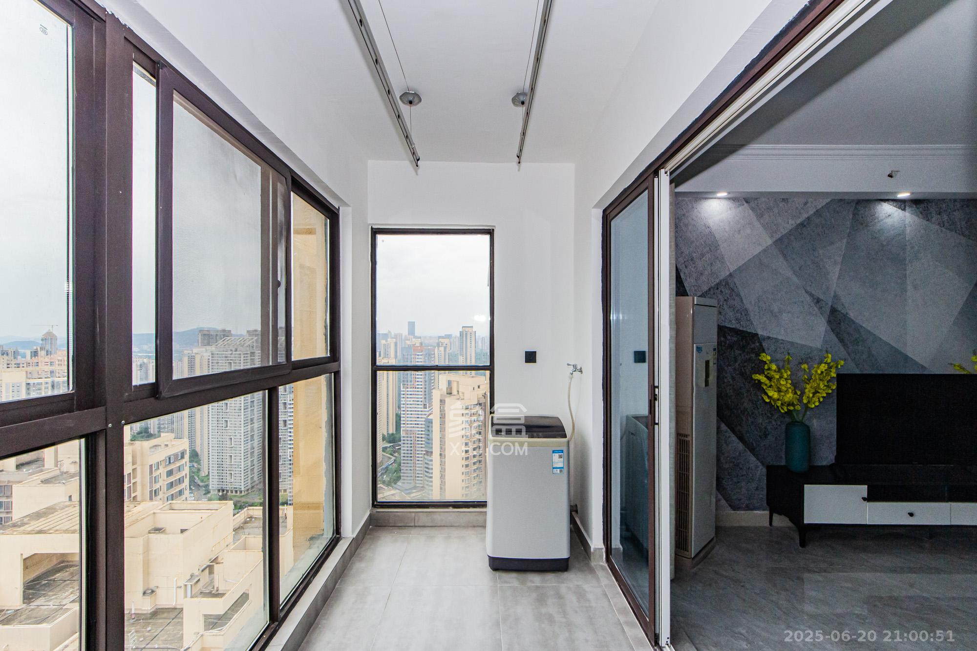 北辰三角洲C3区 3室2厅2卫 136.0万 北辰三角洲C3区 3室2厅2卫 136.0万阳台