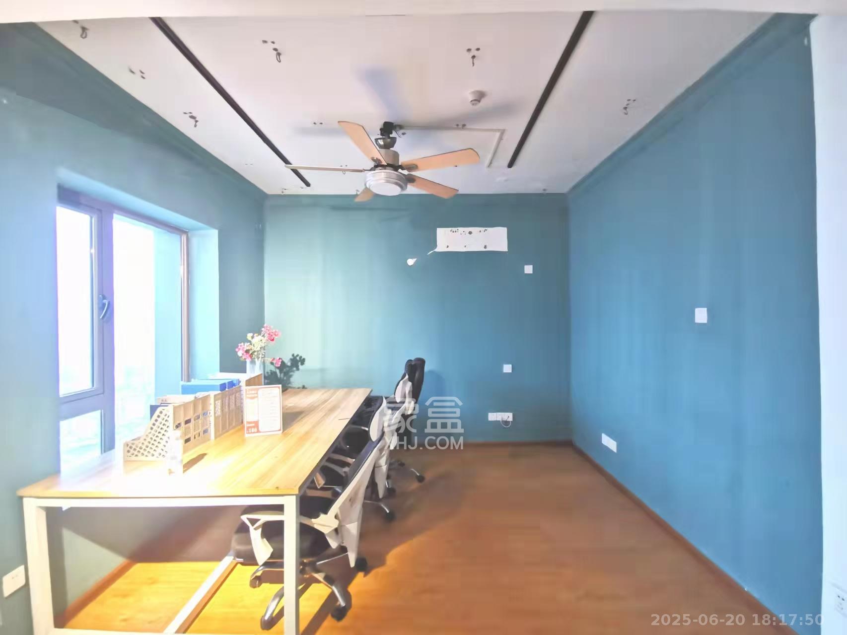 潮宗御苑 4室2厅2卫 7500.0元/月 潮宗御苑 4室2厅2卫 7500.0元/月室内图