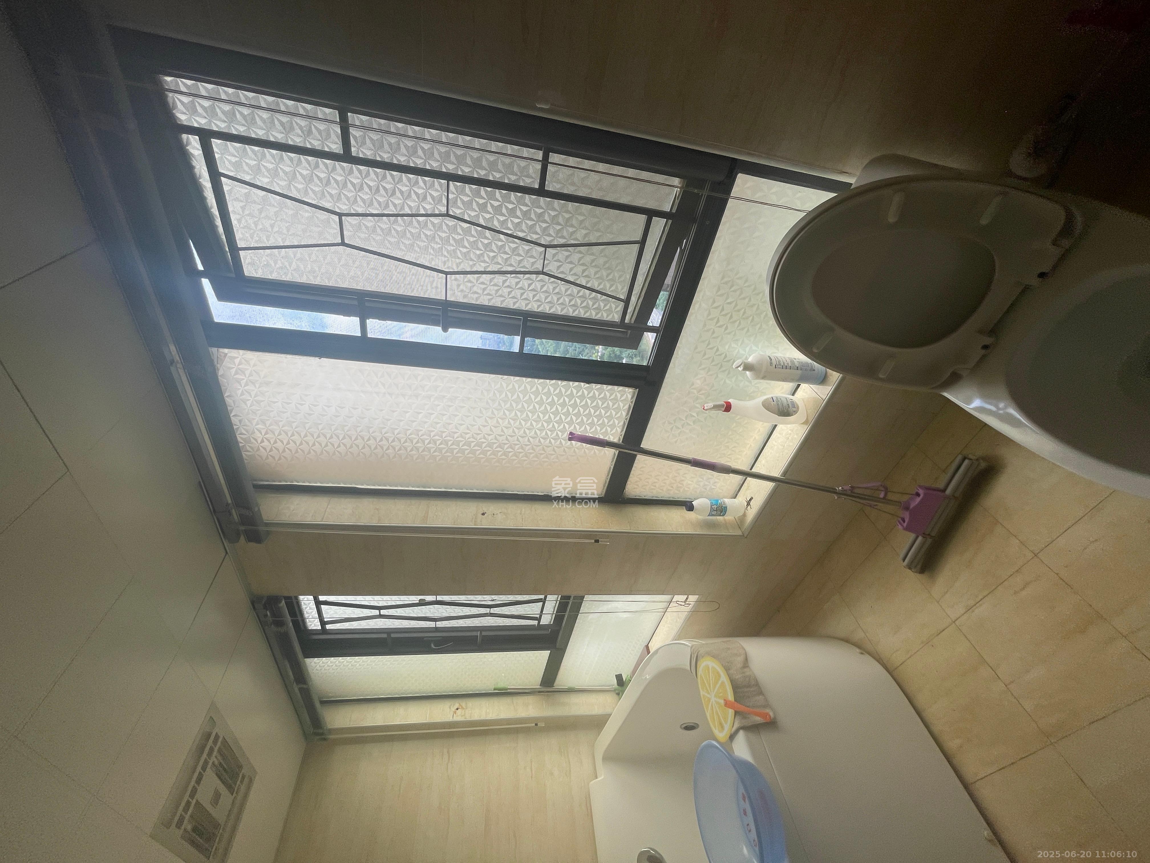 双湾国际(湘江御景花园) 3室2厅2卫 2800.0元/月 双湾国际(湘江御景花园) 3室2厅2卫 2800.0元/月室内图