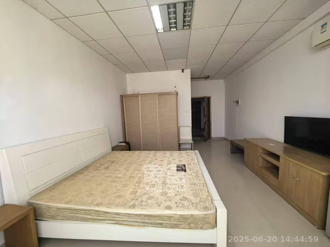 湘电友谊一号 1室1厅1卫 750.0元/月 湘电友谊一号 1室1厅1卫 750.0元/月室内图