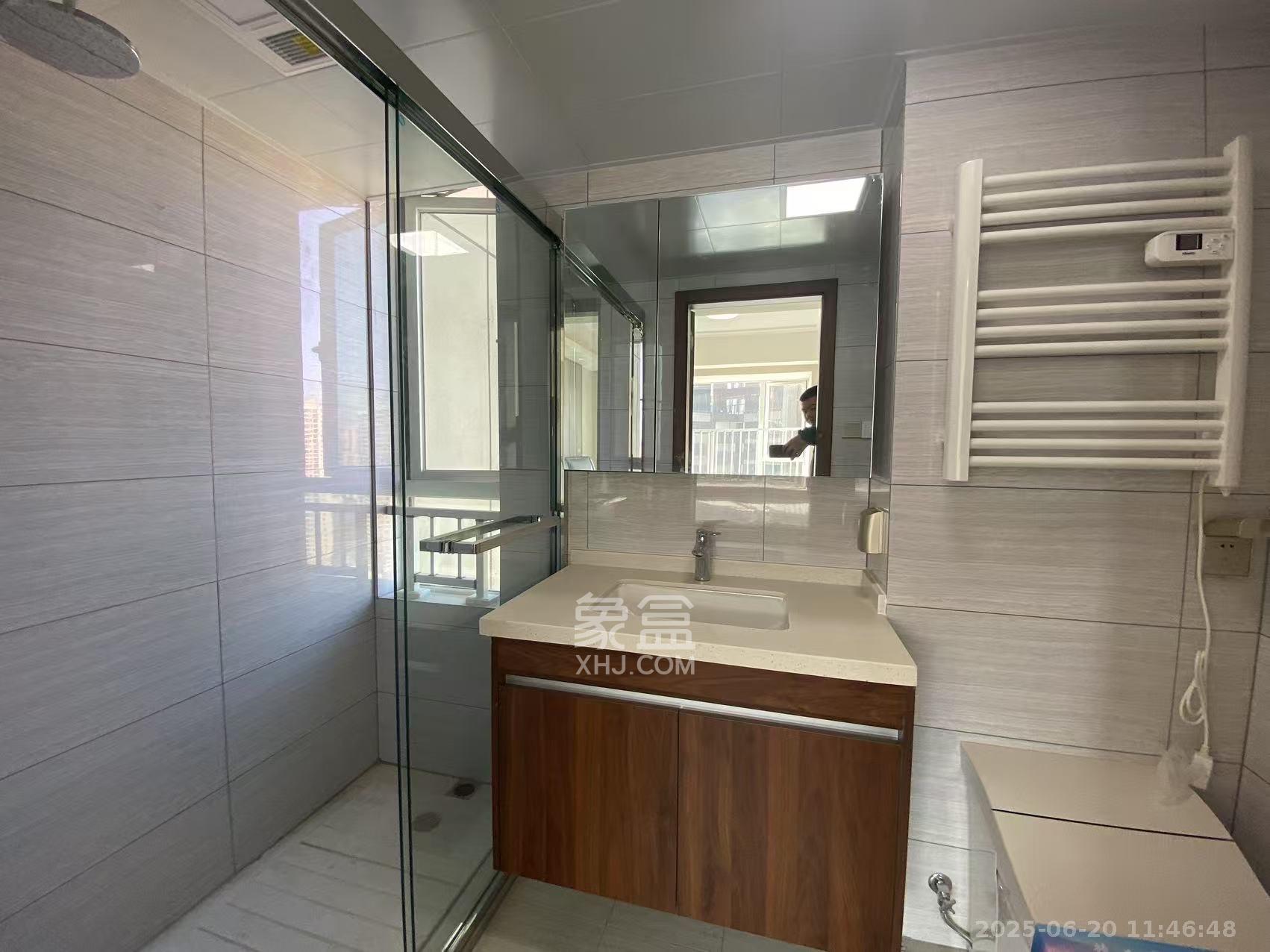 中欣楚天御府E区  4室2厅2卫    3500.0元/月 中欣楚天御府E区  4室2厅2卫    3500.0元/月室内图