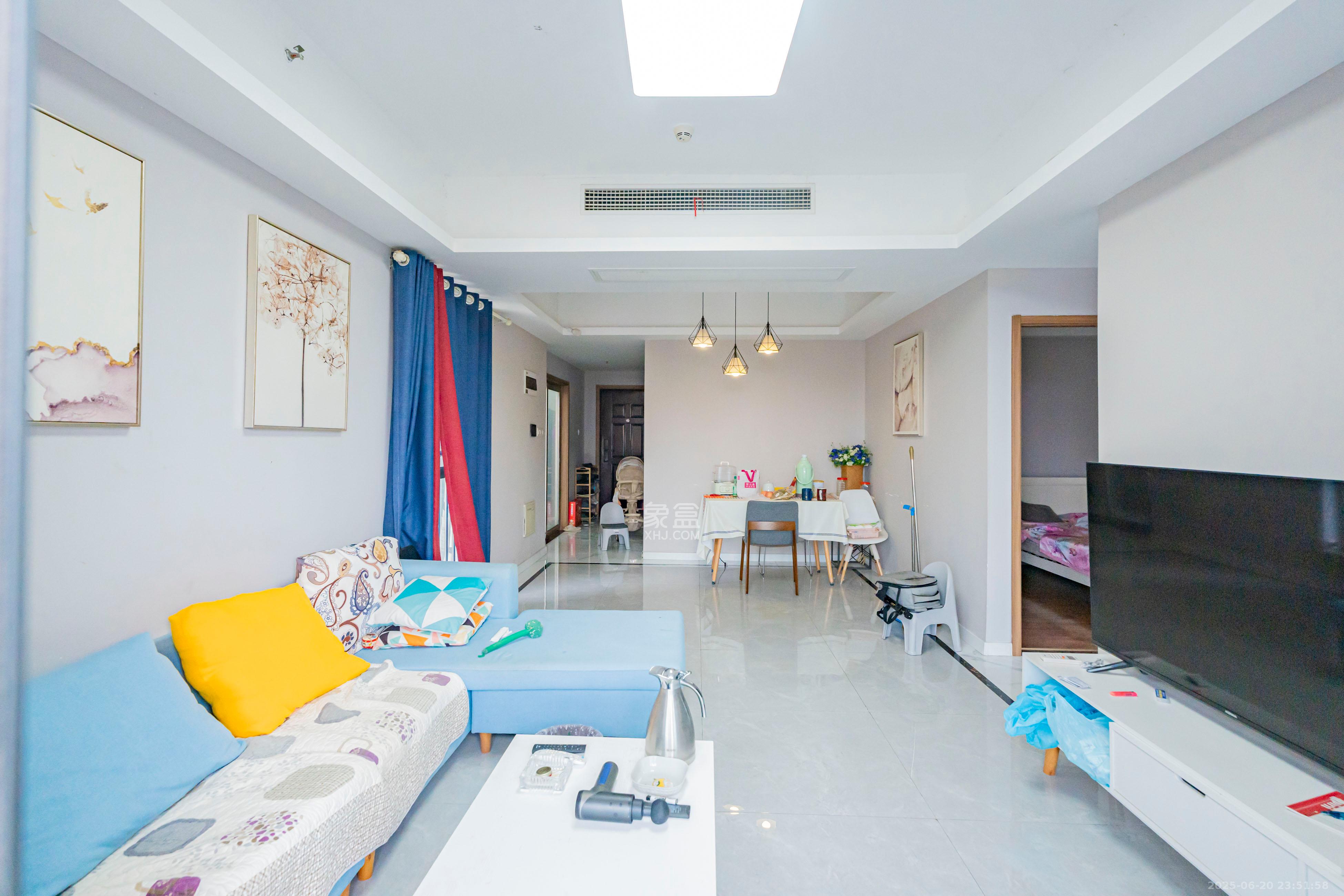 里约荟 2室1厅1卫 70.8万 里约荟 2室1厅1卫 70.8万客厅