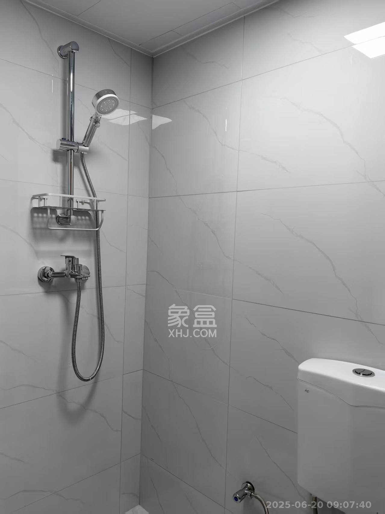 天健城  1室1厅1卫    2300.0元/月室内图