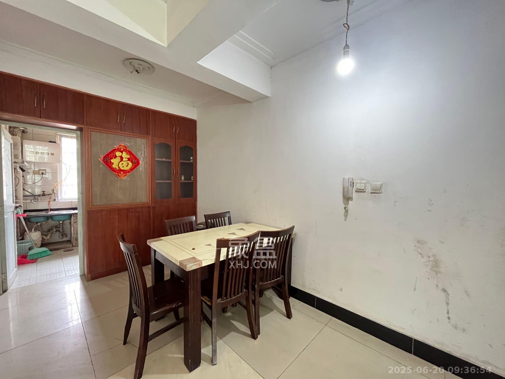 恩瑞麓山名园(龙王港小区) 3室2厅2卫 1700.0元/月 恩瑞麓山名园(龙王港小区) 3室2厅2卫 1700.0元/月室内图