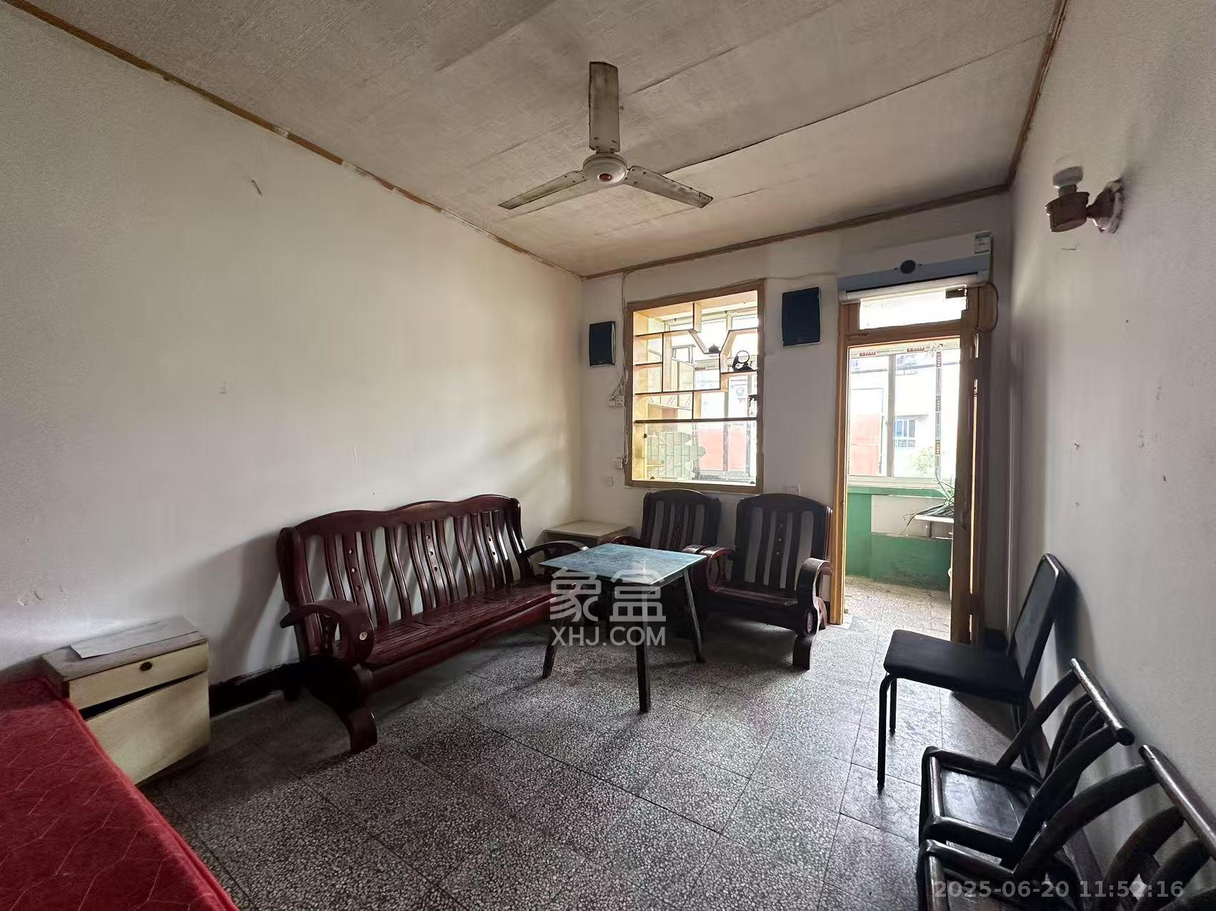 人民新村 3室1厅1卫 1500.0元/月 人民新村 3室1厅1卫 1500.0元/月室内图