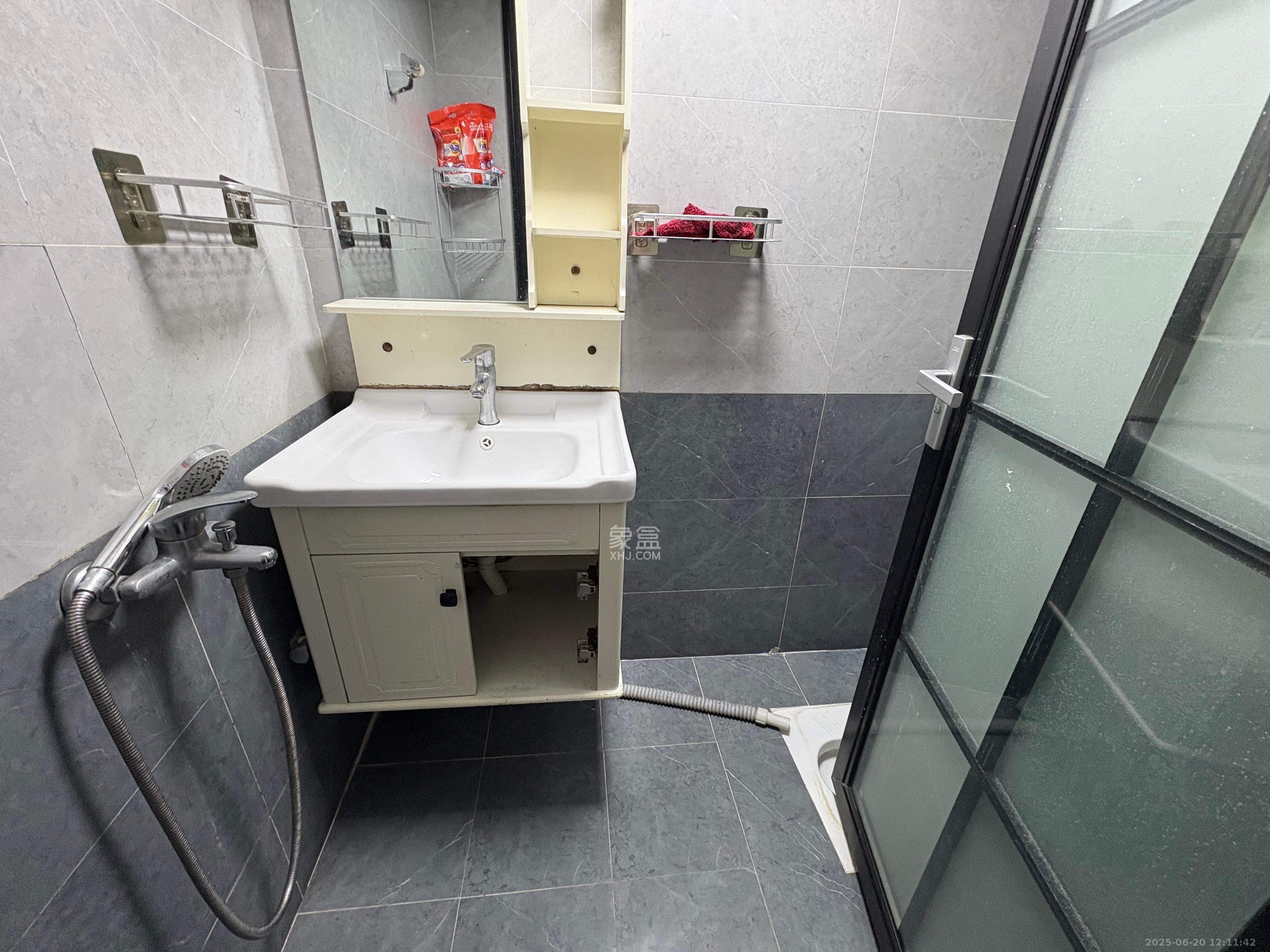 东宜兰园 1室1厅1卫 800.0元/月 东宜兰园 1室1厅1卫 800.0元/月室内图