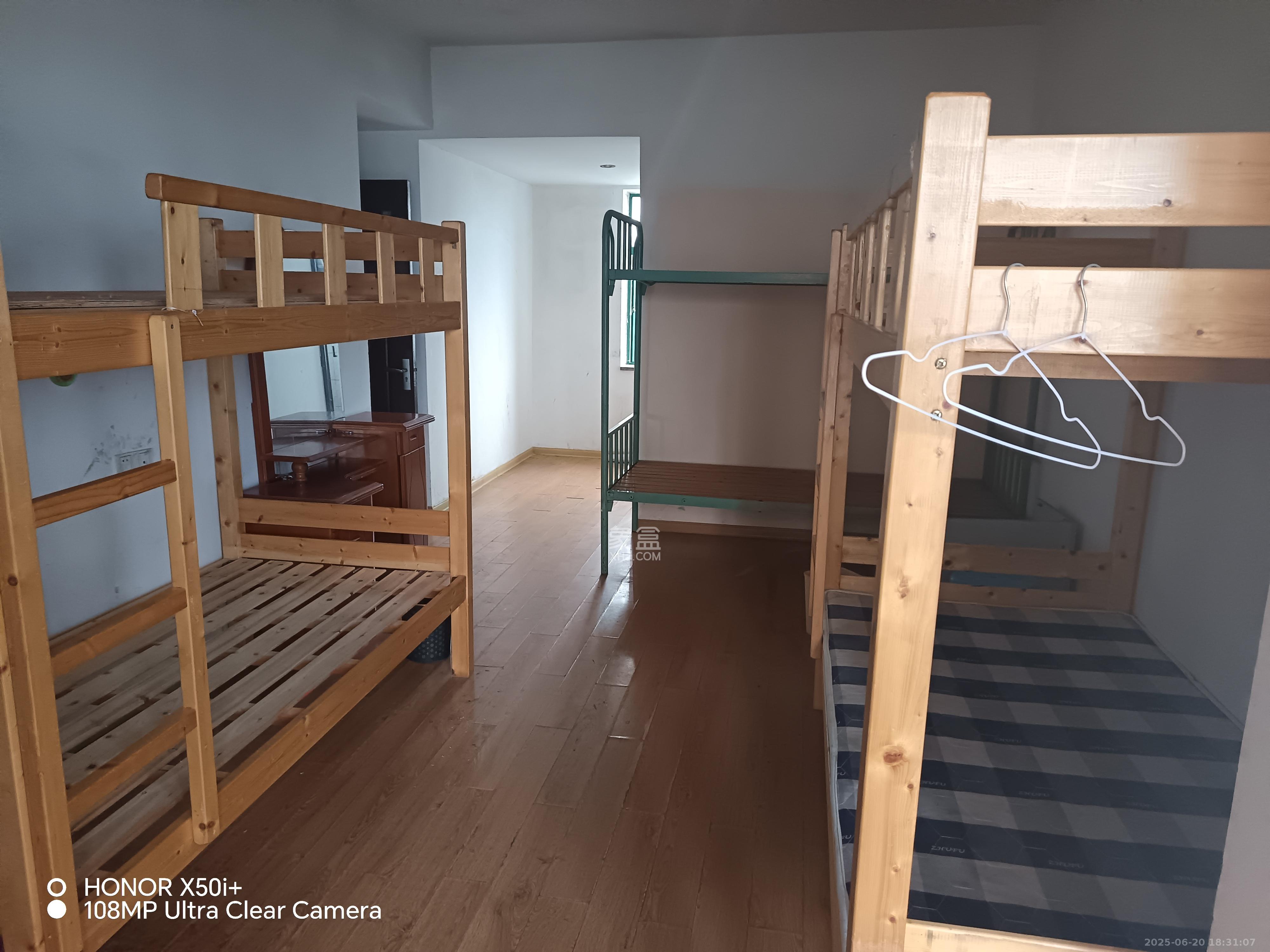 明城公寓  1室2厅1卫    2500.0元/月 明城公寓  1室2厅1卫    2500.0元/月