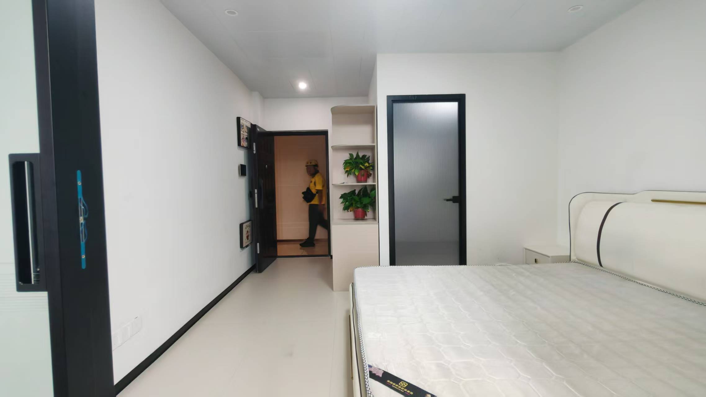 保利香槟国际 1室1厅1卫 1600.0元/月 保利香槟国际 1室1厅1卫 1600.0元/月室内图