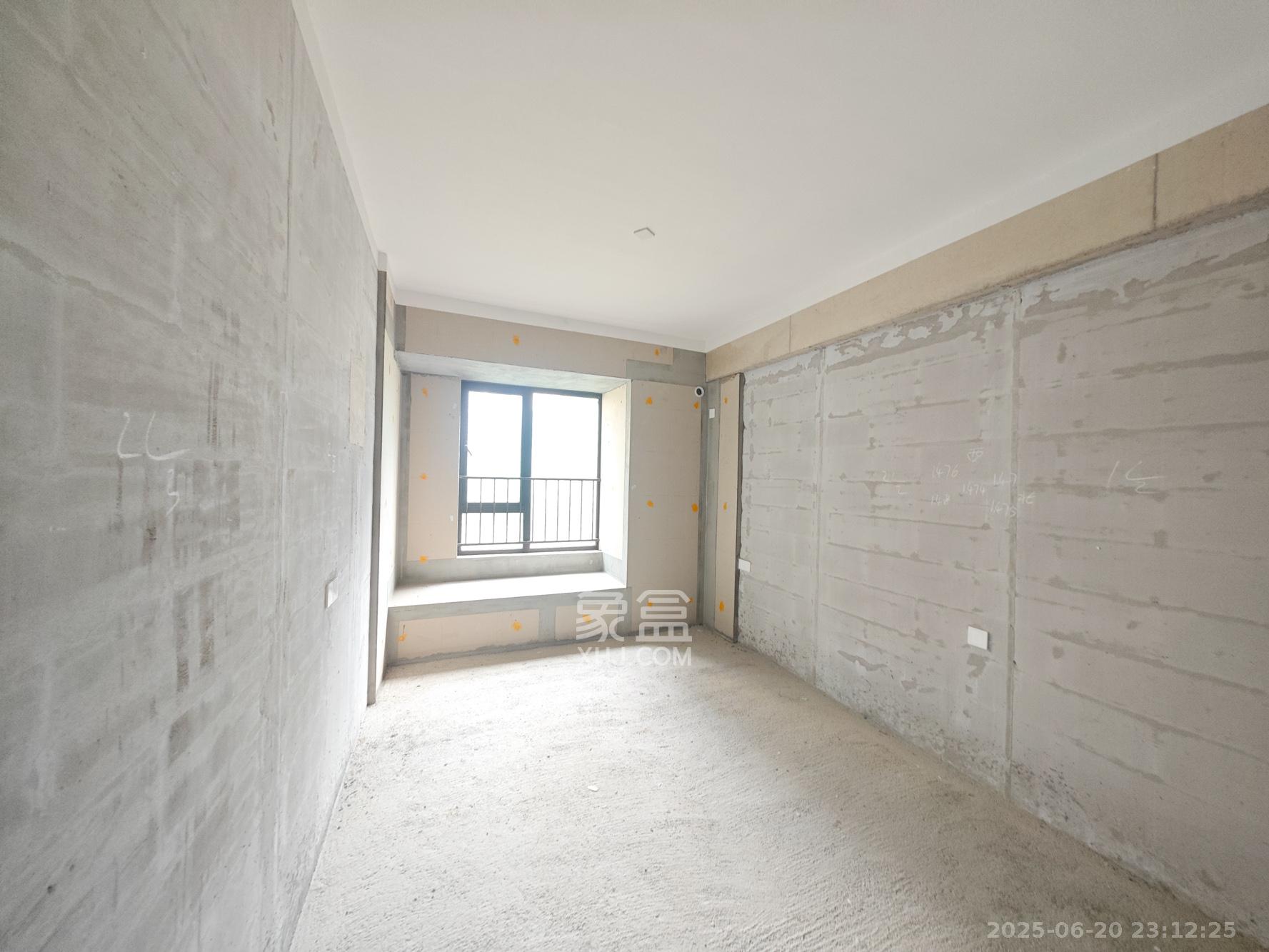 保利城(中航城国际社区、郡原美村) 4室2厅2卫 115.8万 保利城(中航城国际社区、郡原美村) 4室2厅2卫 115.8万卧室