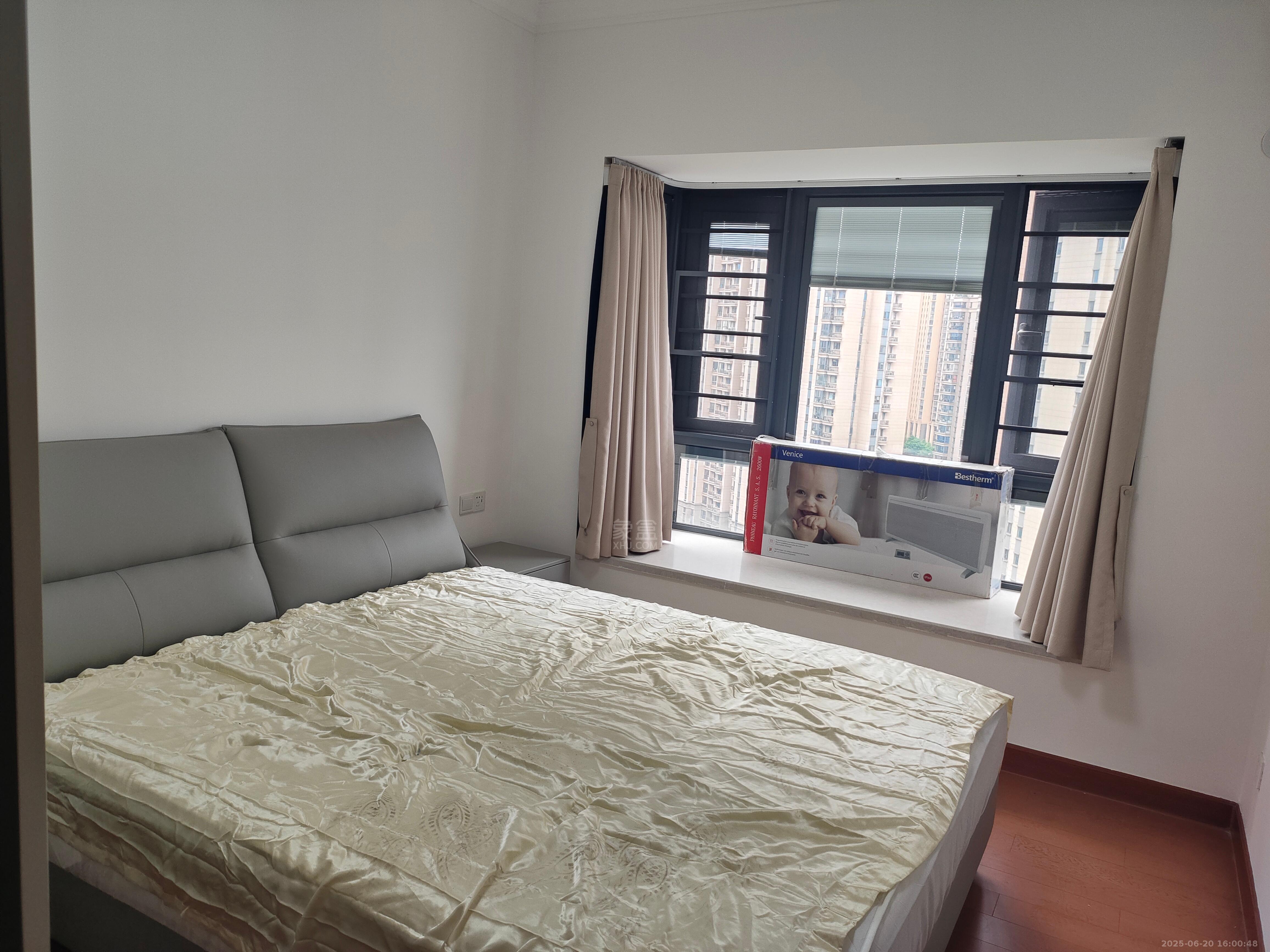 恒大华府 2室2厅1卫 2000.0元/月 恒大华府 2室2厅1卫 2000.0元/月室内图