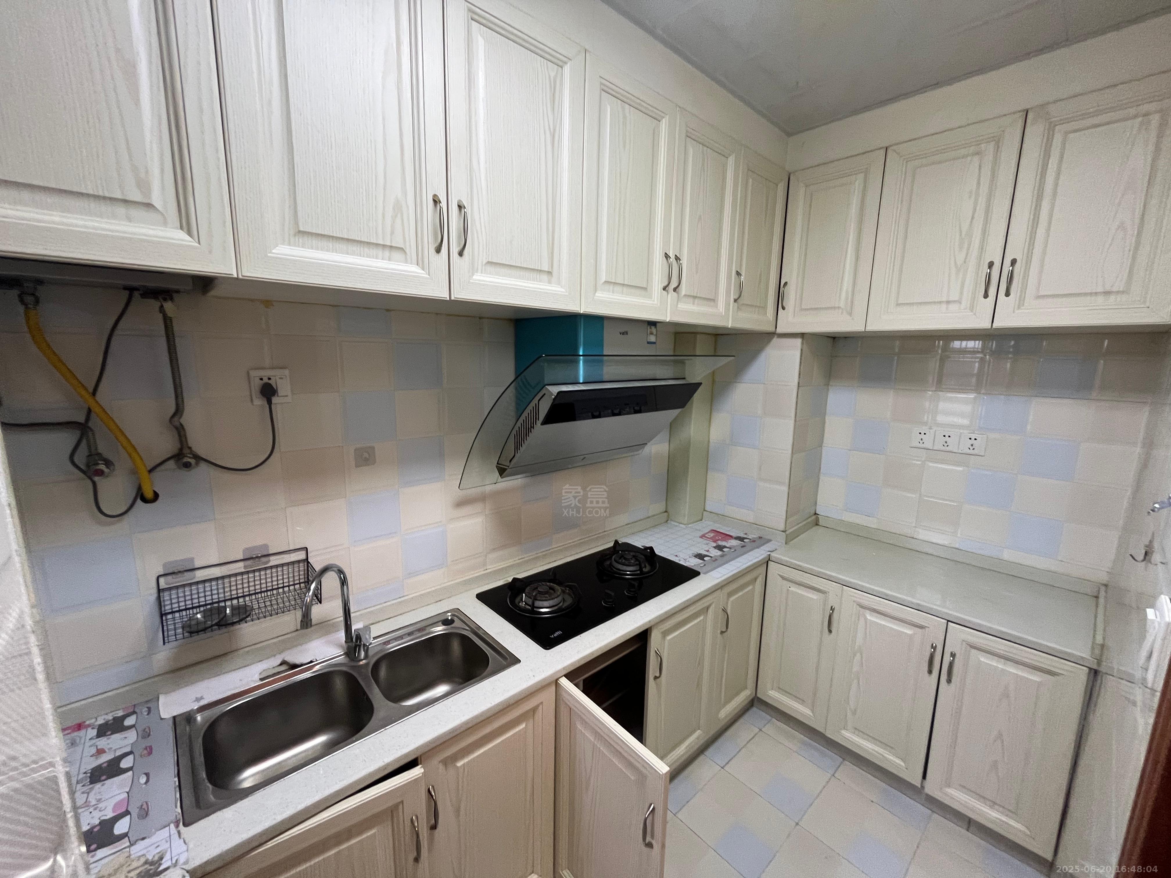 流金岁月-华晨国际 2室2厅1卫 1600.0元/月 流金岁月-华晨国际 2室2厅1卫 1600.0元/月室内图