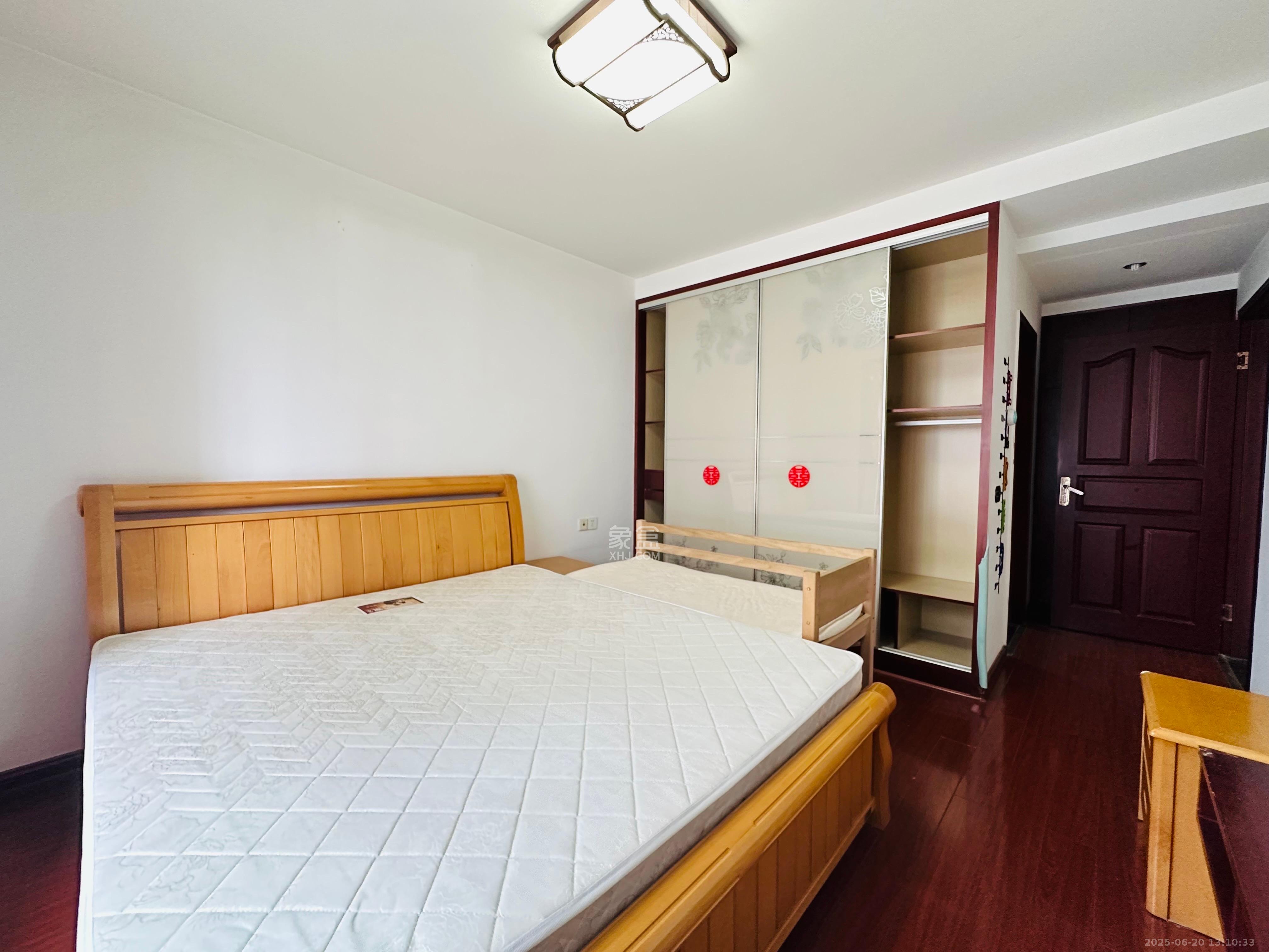 西子花苑  3室2厅1卫   3500.00元/月室内图