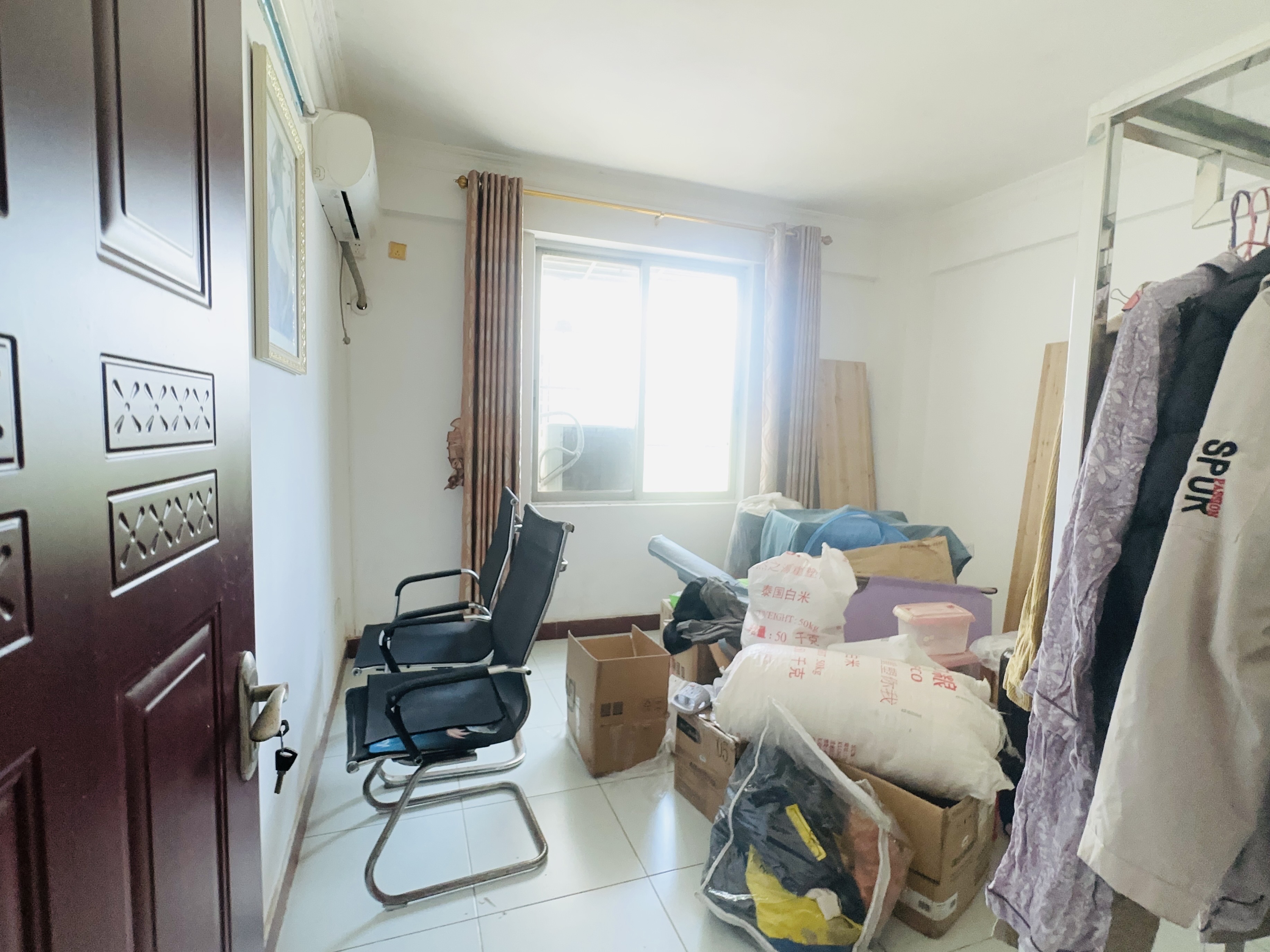 金楚小区  3室2厅2卫    100.0万 金楚小区  3室2厅2卫    100.0万客厅