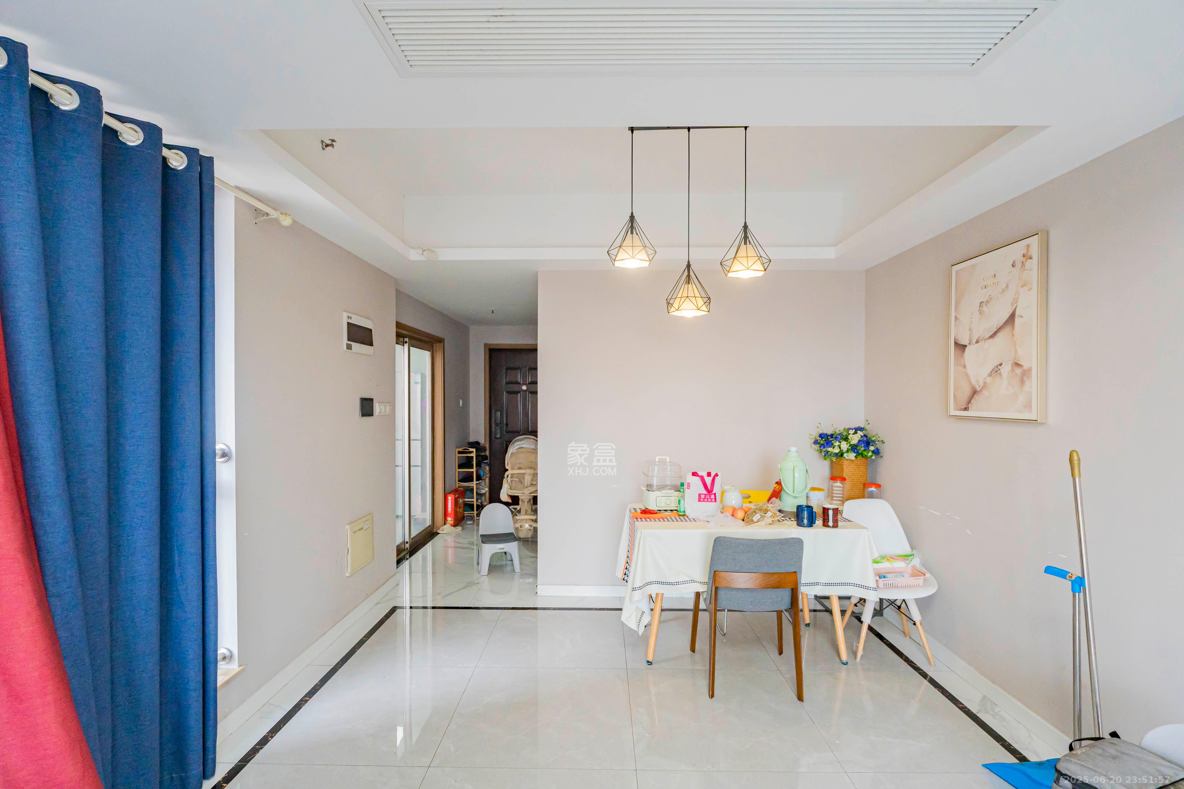 里约荟 2室1厅1卫 70.8万 里约荟 2室1厅1卫 70.8万客厅