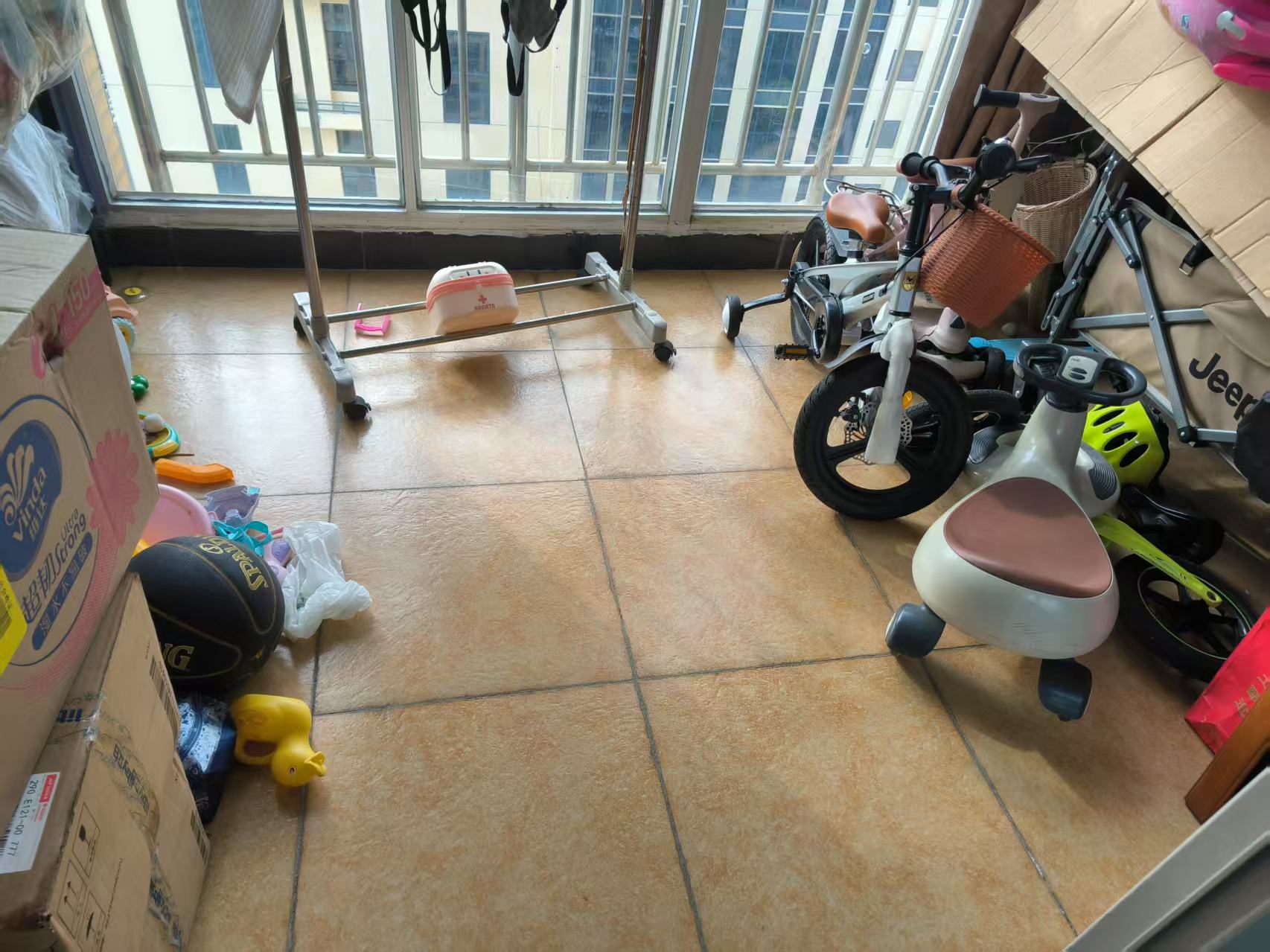 滨江度假城 2室2厅1卫 110.0万 滨江度假城 2室2厅1卫 110.0万客厅