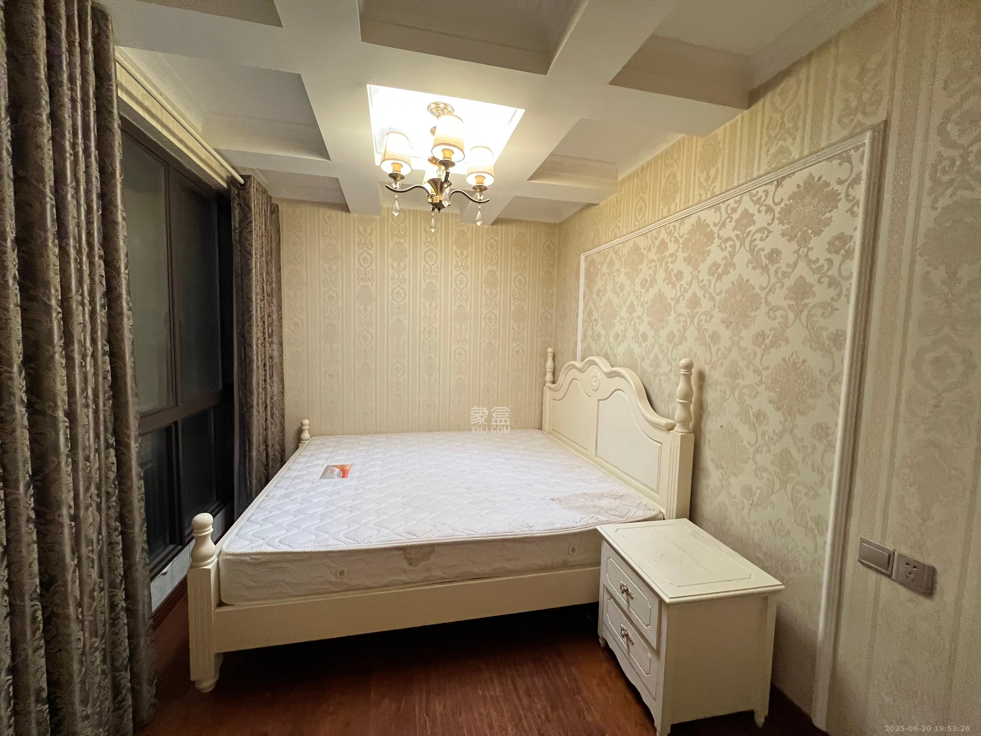 和泓梅溪四季 5室2厅2卫 4500.0元/月 和泓梅溪四季 5室2厅2卫 4500.0元/月室内图