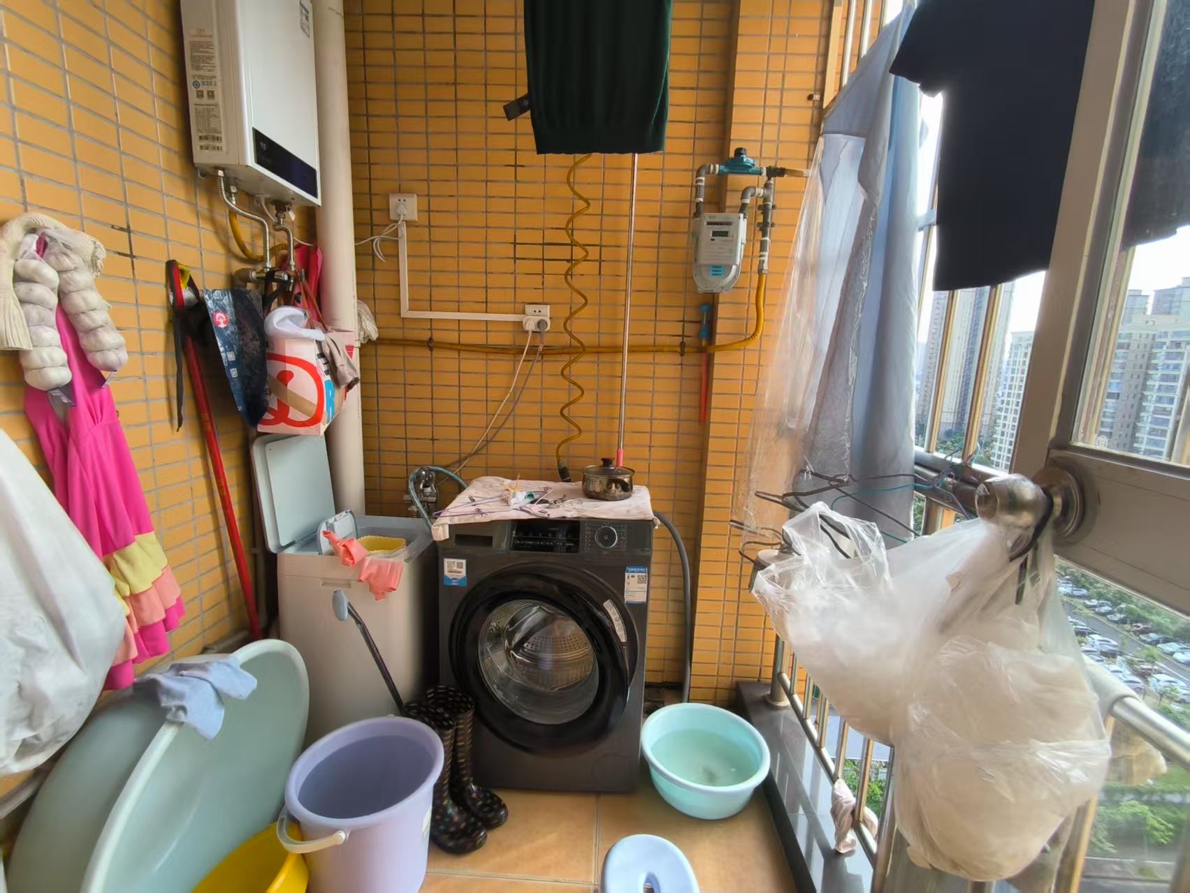 滨江度假城 2室2厅1卫 110.0万 滨江度假城 2室2厅1卫 110.0万客厅