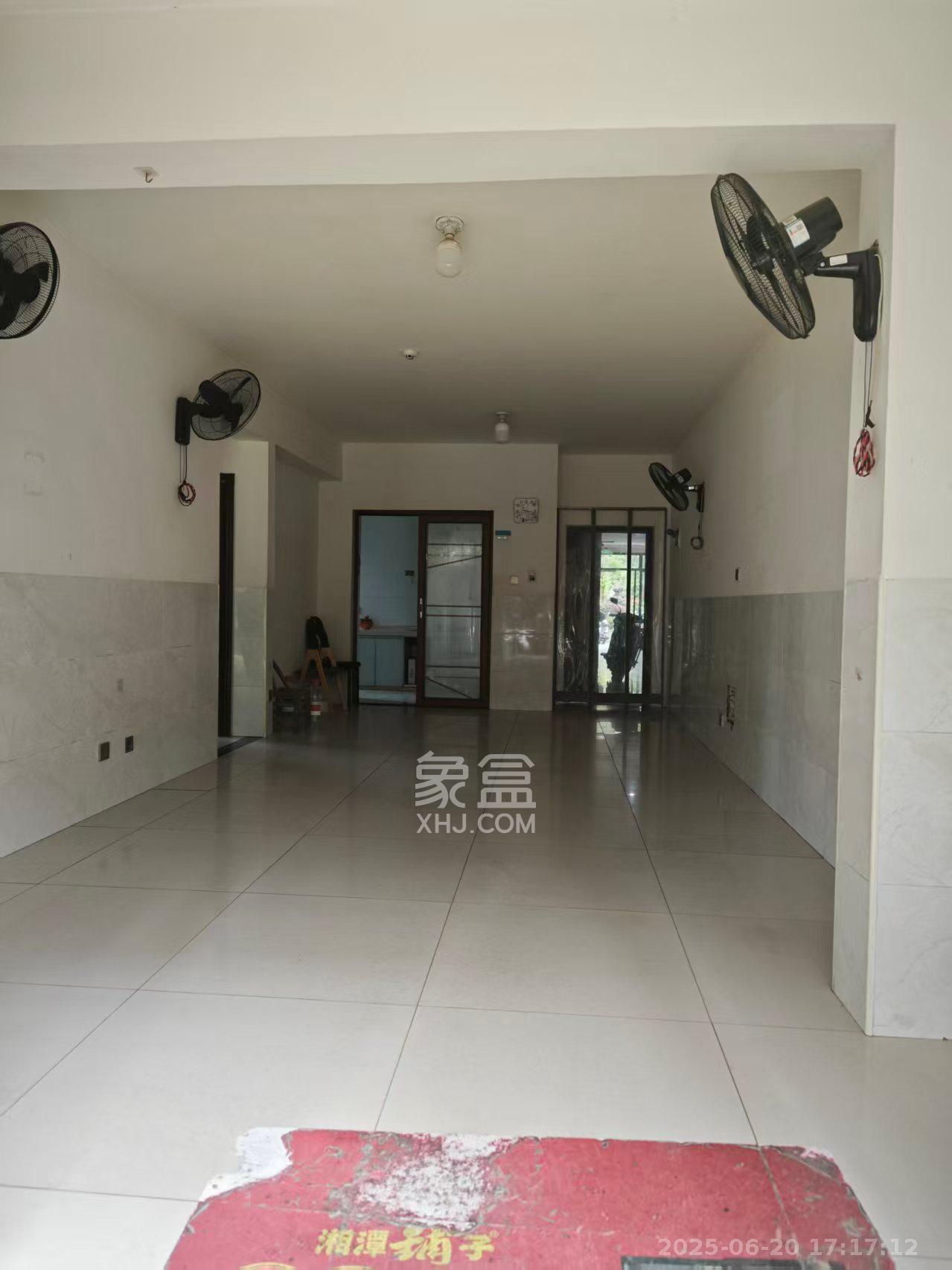 嘉顺苑 2室2厅1卫 2400.0元/月 嘉顺苑 2室2厅1卫 2400.0元/月室内图